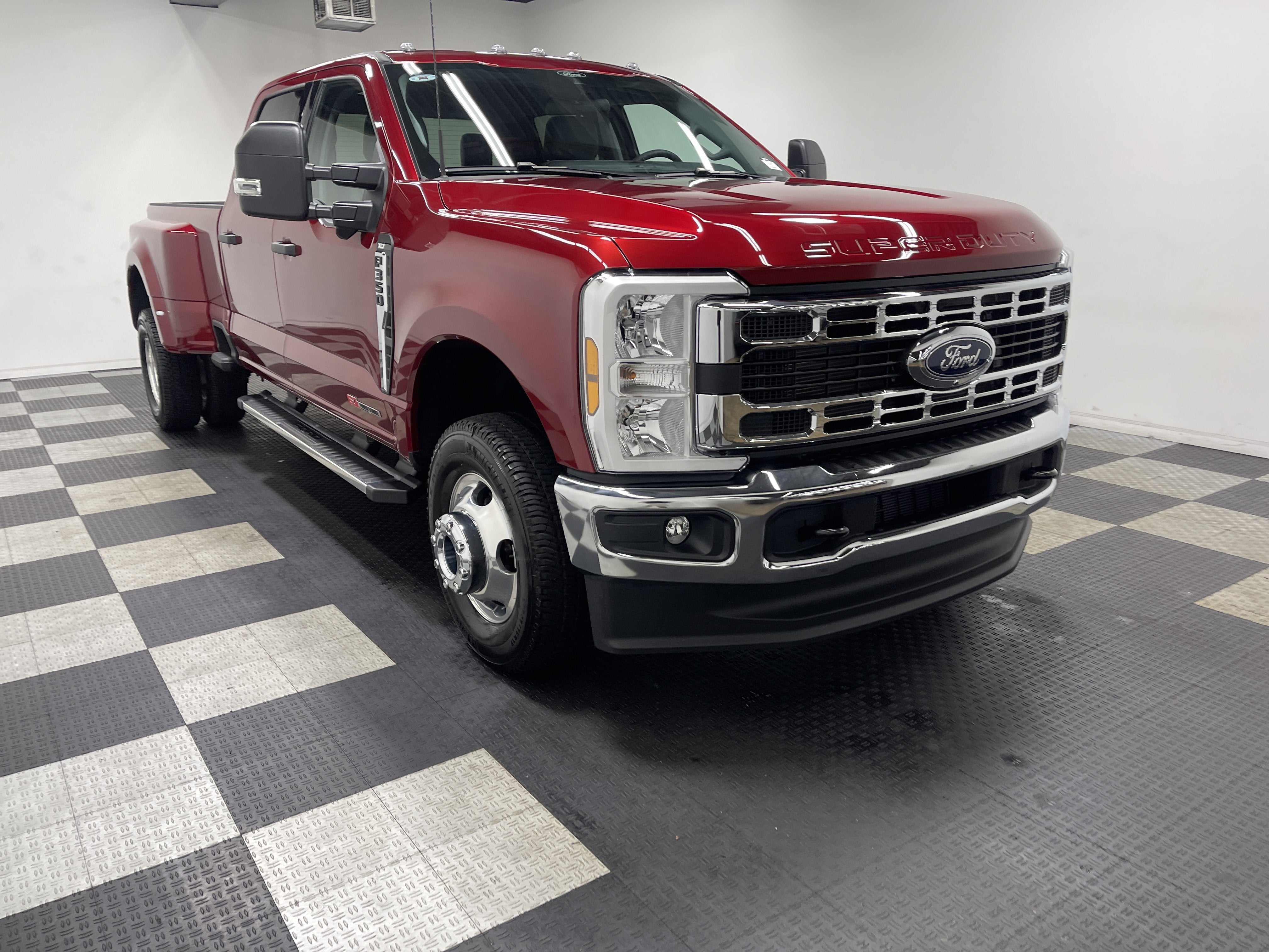 2026 Ford Super Duty F-350 DRW XLT