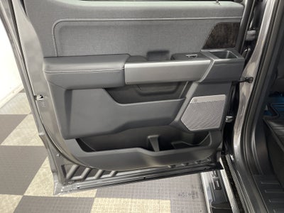2027 Ford Super Duty F-350 DRW LARIAT