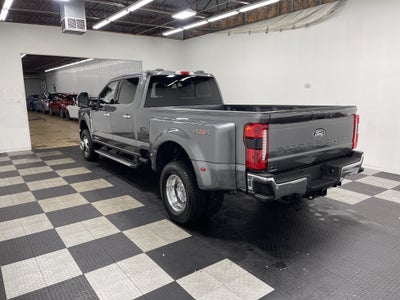 2027 Ford Super Duty F-350 DRW LARIAT