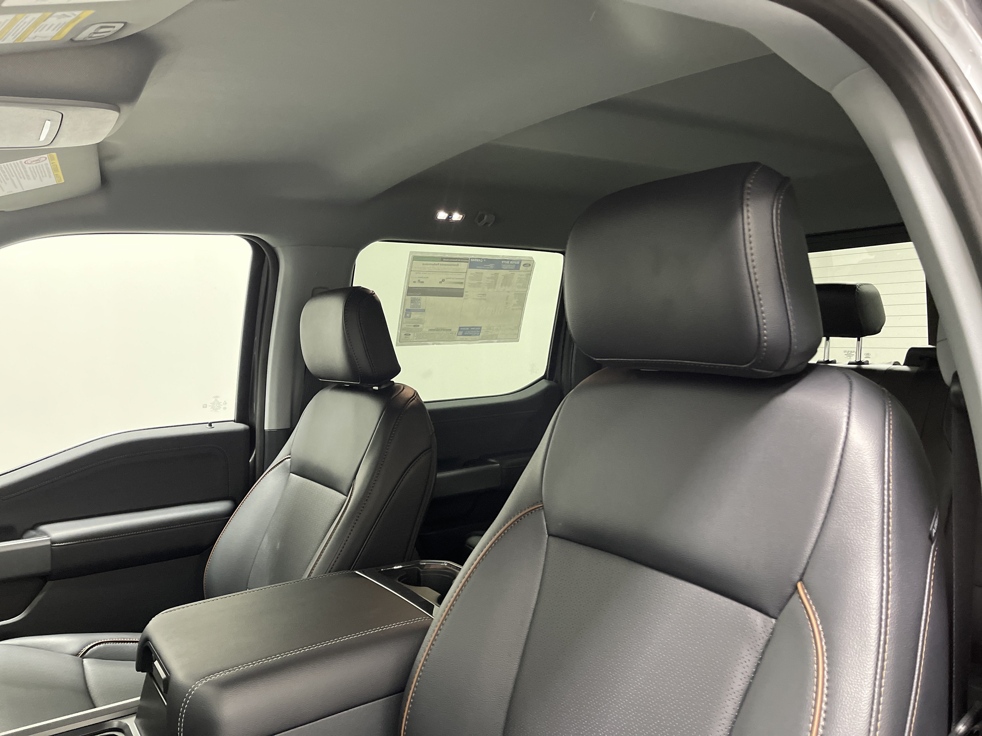 2027 Ford Super Duty F-350 DRW LARIAT