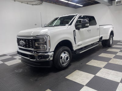 2026 Ford Super Duty F-350 DRW LARIAT