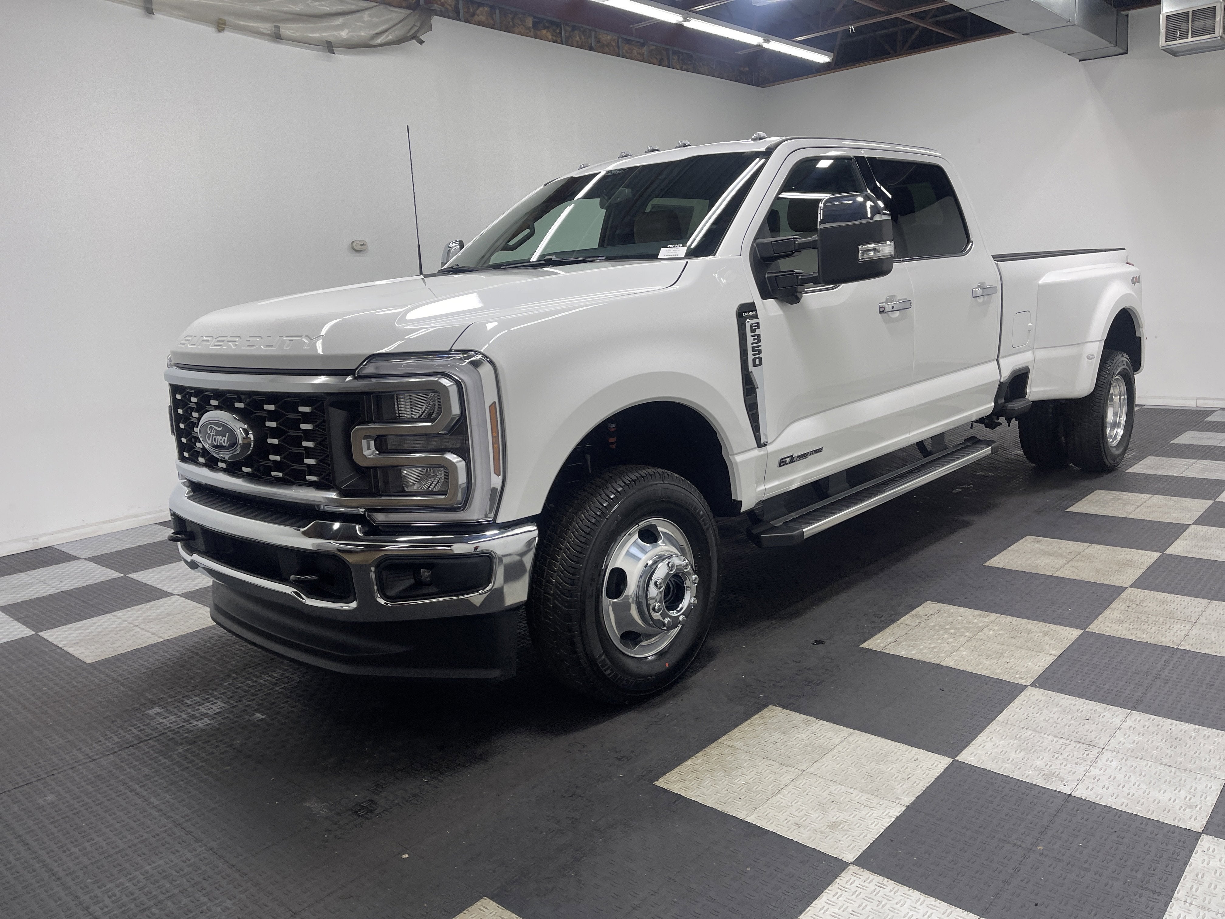 2026 Ford Super Duty F-350 DRW LARIAT
