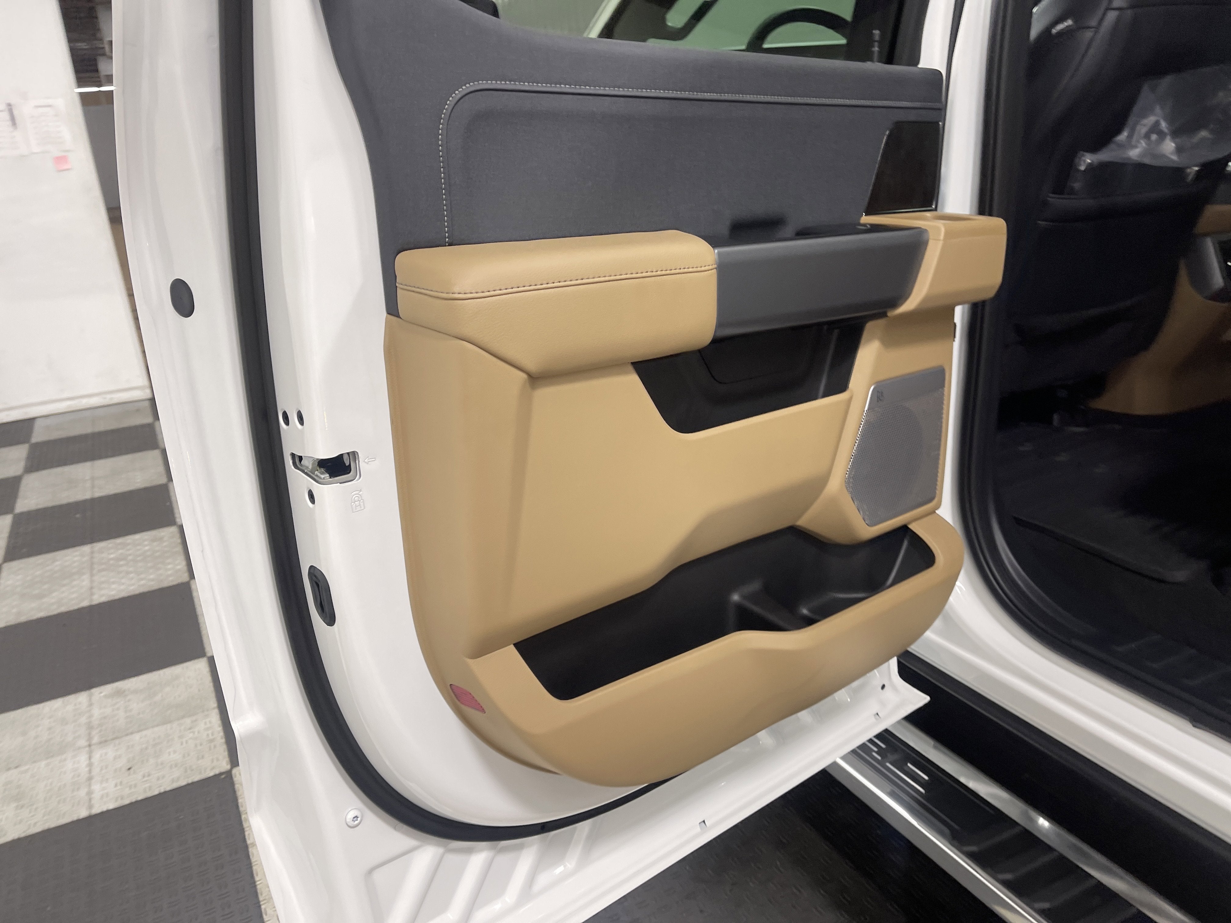 2026 Ford Super Duty F-350 DRW LARIAT