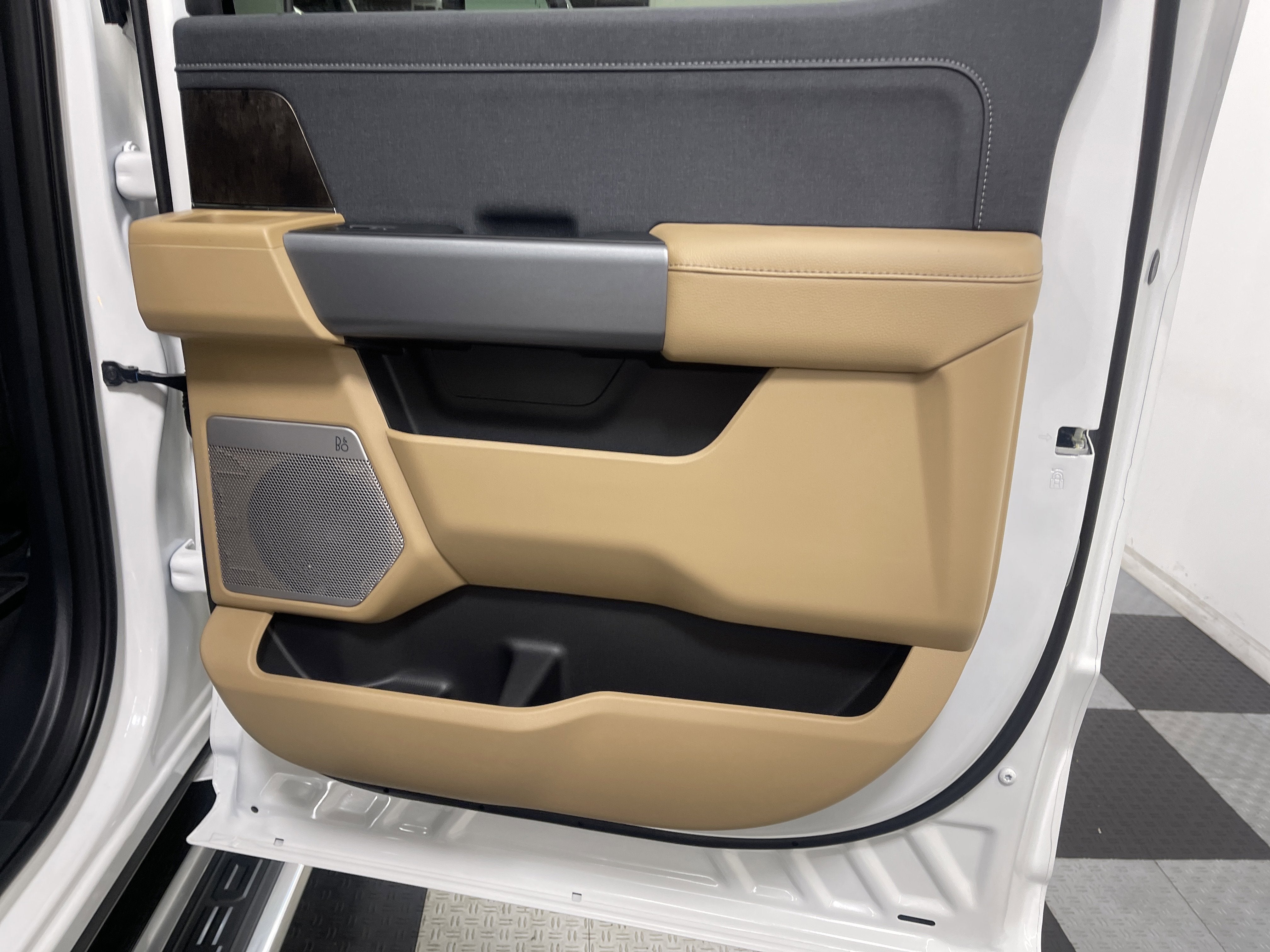 2026 Ford Super Duty F-350 DRW LARIAT