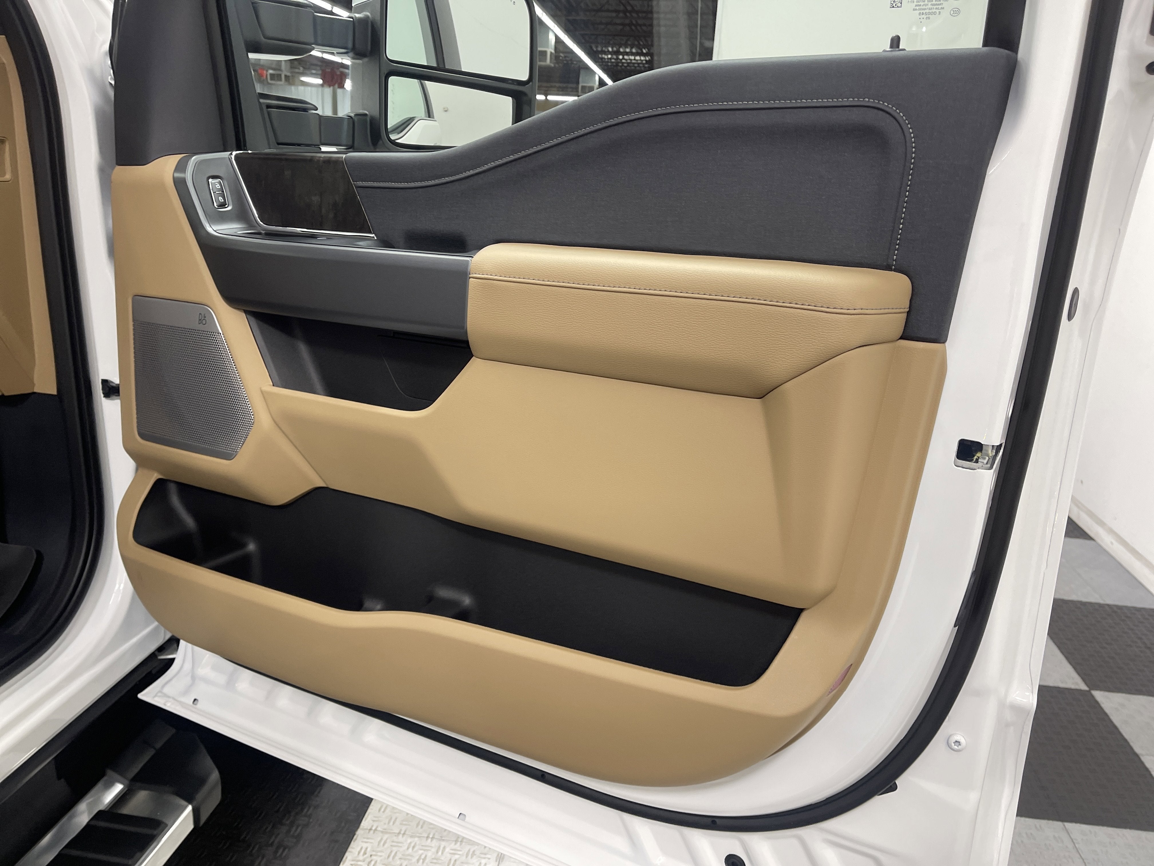 2026 Ford Super Duty F-350 DRW LARIAT