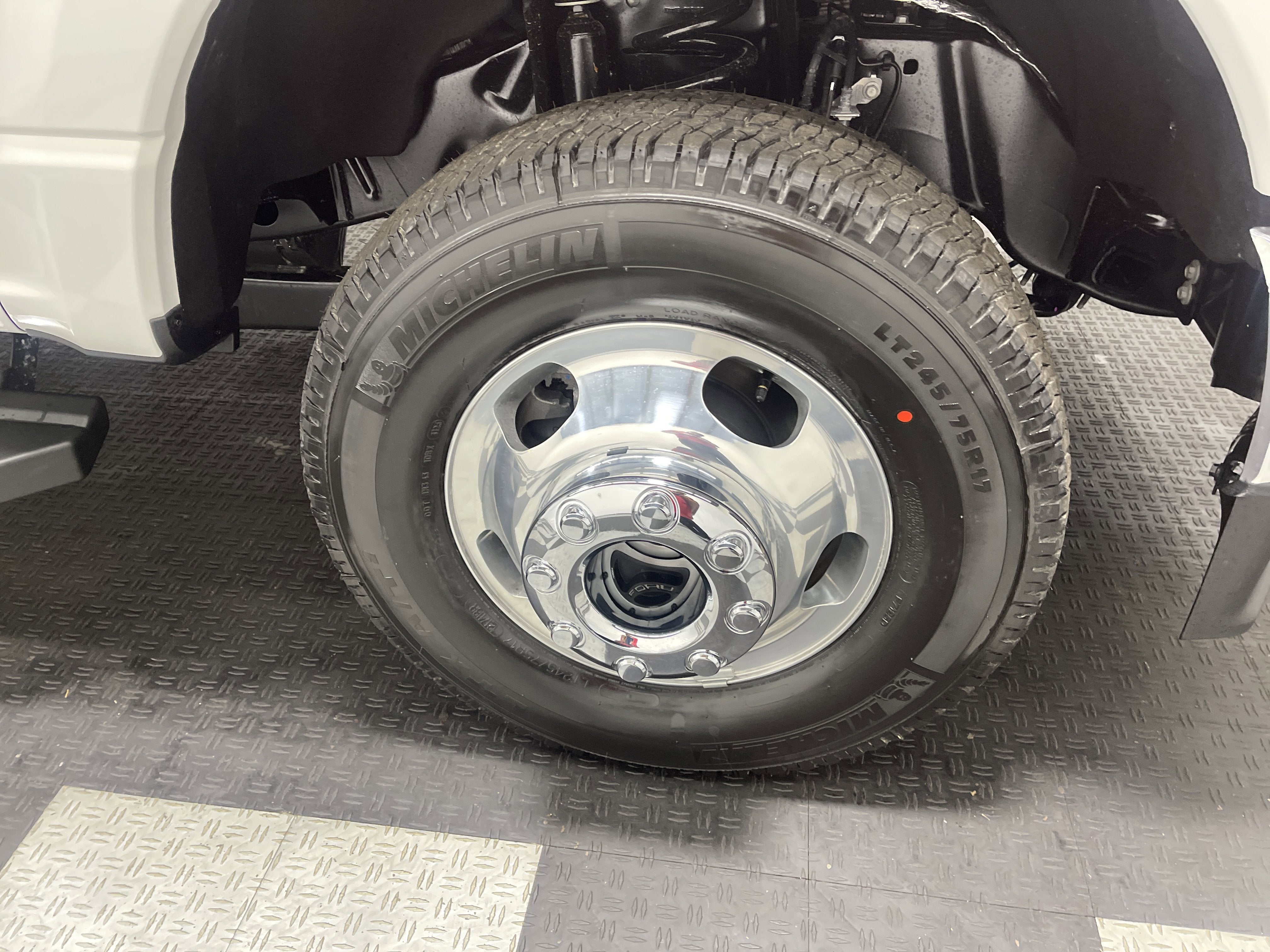 2026 Ford Super Duty F-350 DRW LARIAT