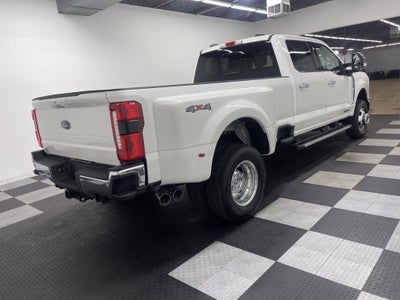 2026 Ford Super Duty F-350 DRW LARIAT