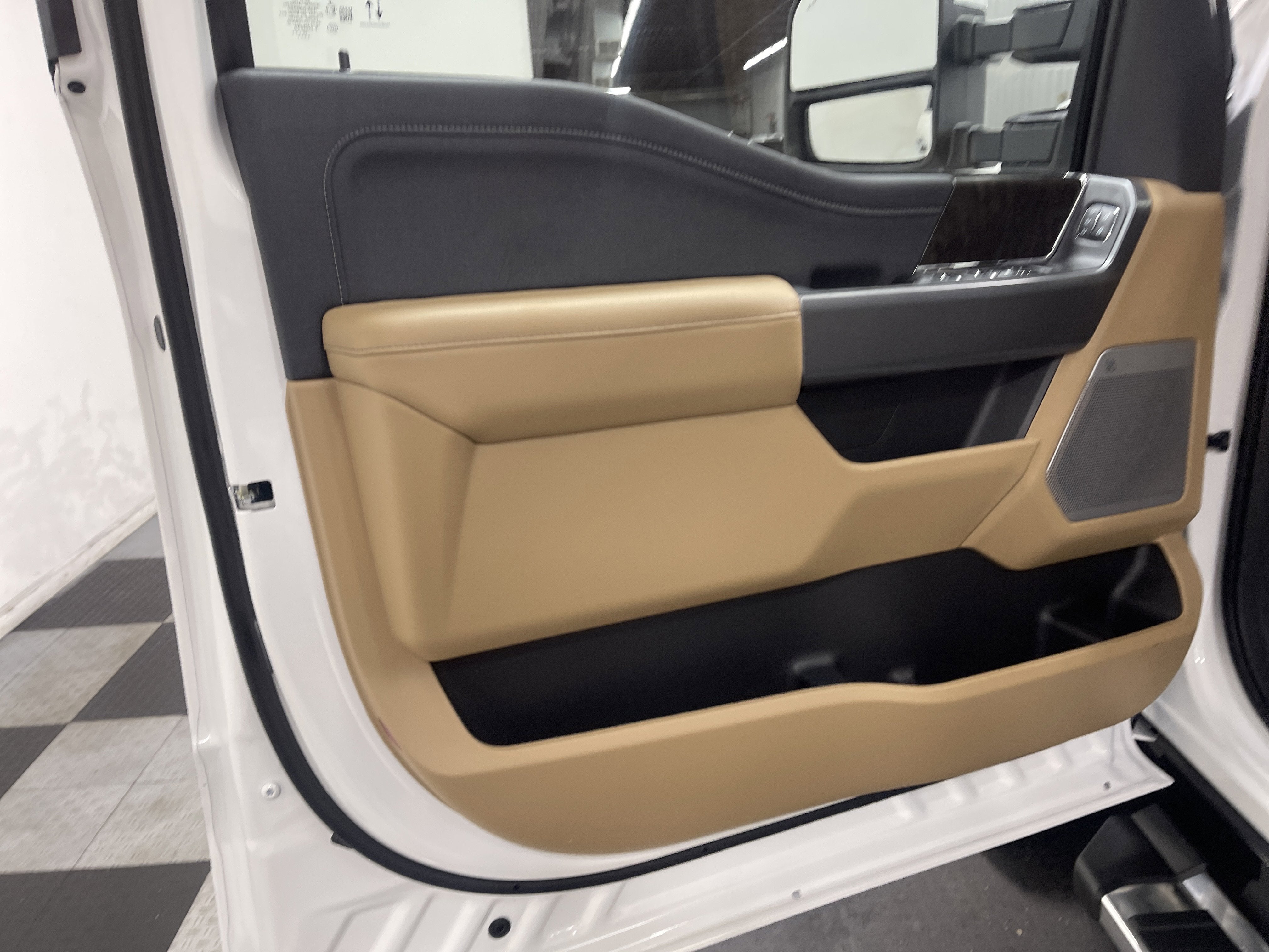 2026 Ford Super Duty F-350 DRW LARIAT