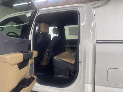 2026 Ford Super Duty F-350 DRW LARIAT