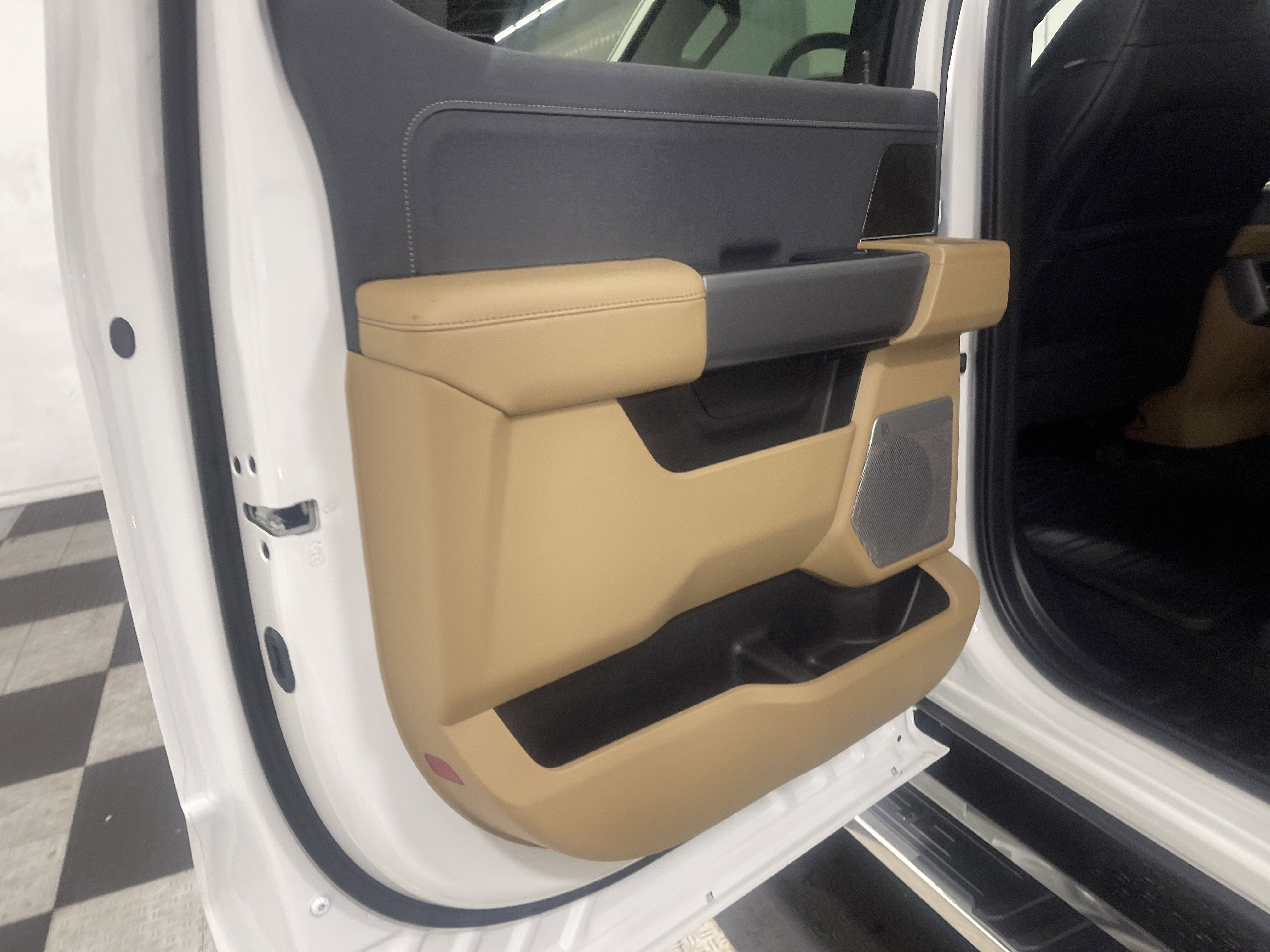 2026 Ford Super Duty F-350 DRW LARIAT