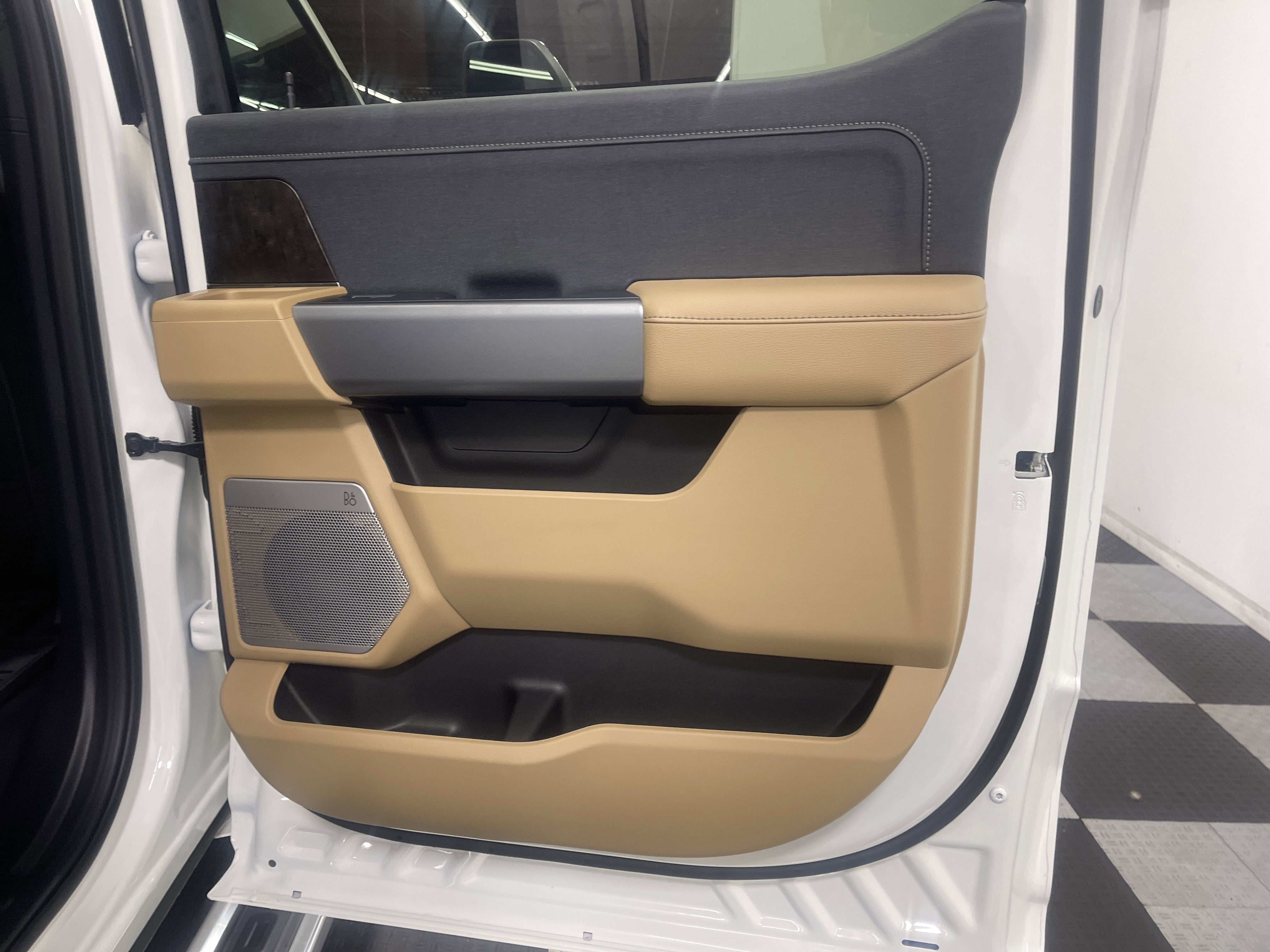 2026 Ford Super Duty F-350 DRW LARIAT