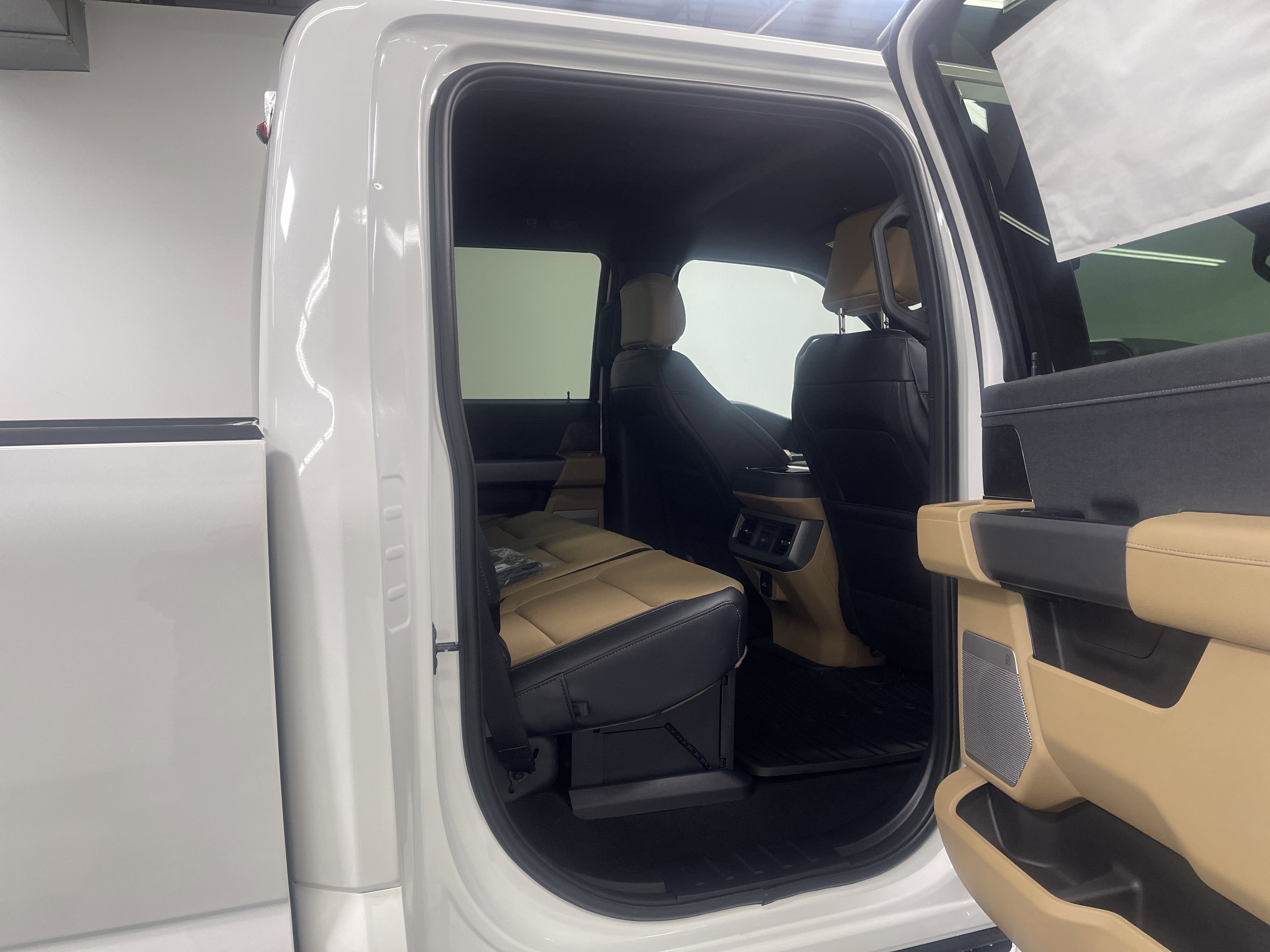 2026 Ford Super Duty F-350 DRW LARIAT