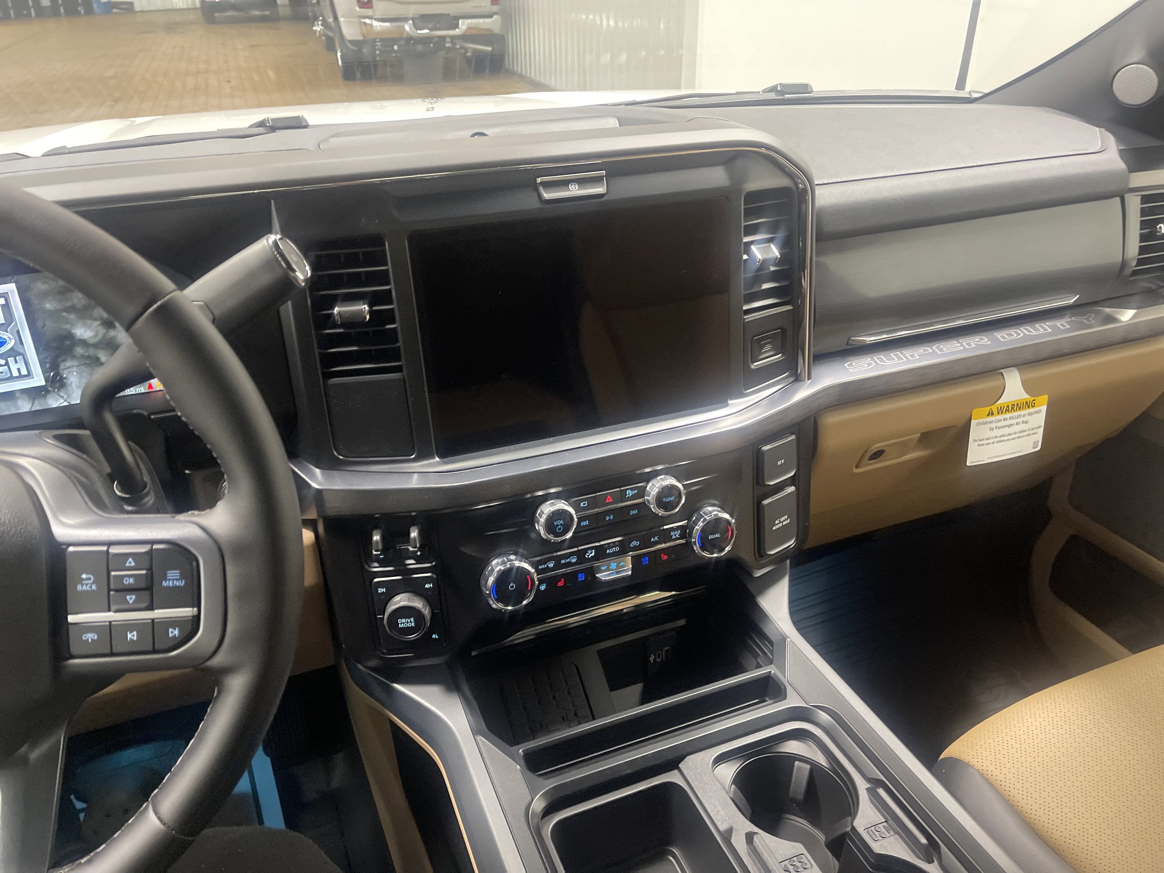 2026 Ford Super Duty F-350 DRW LARIAT