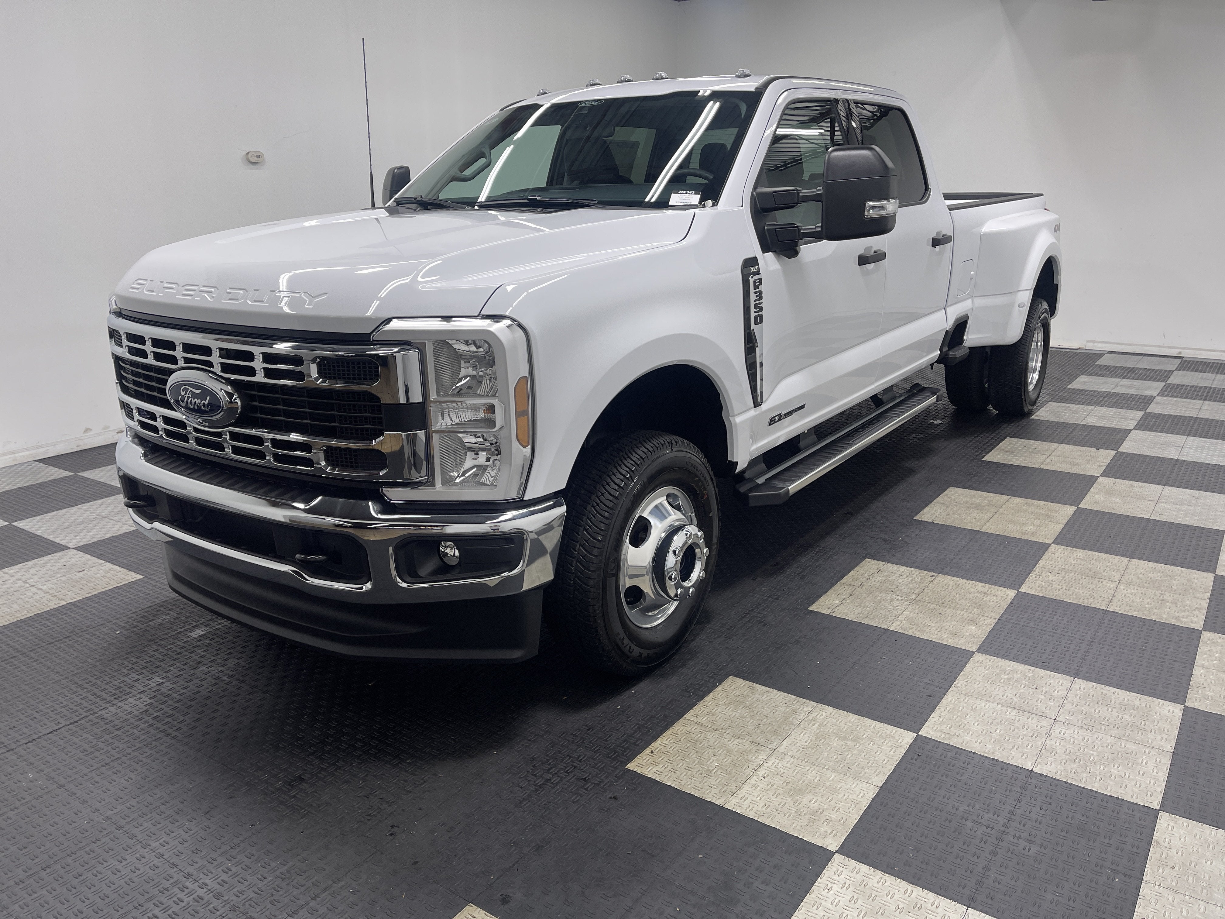 2026 Ford Super Duty F-350 DRW XLT