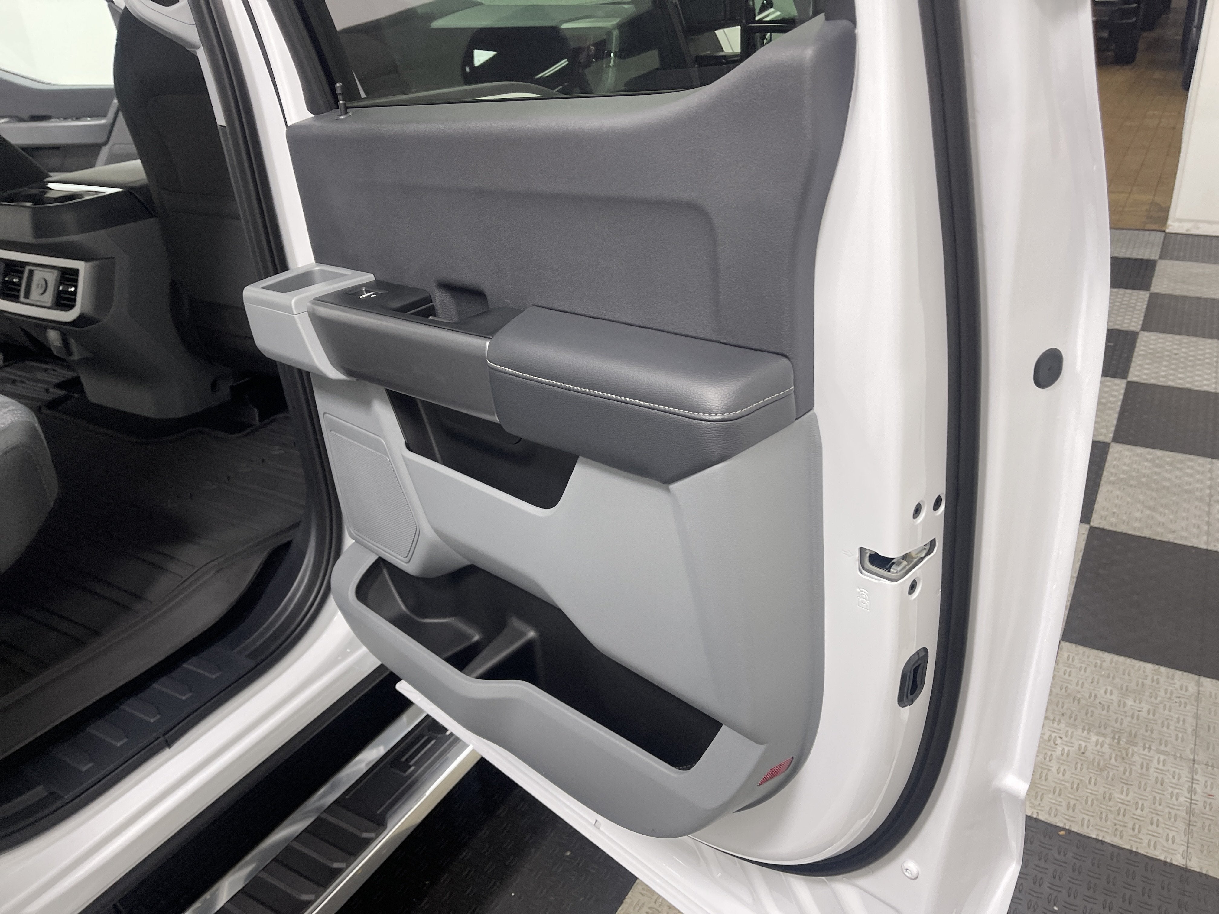 2026 Ford Super Duty F-350 DRW XLT
