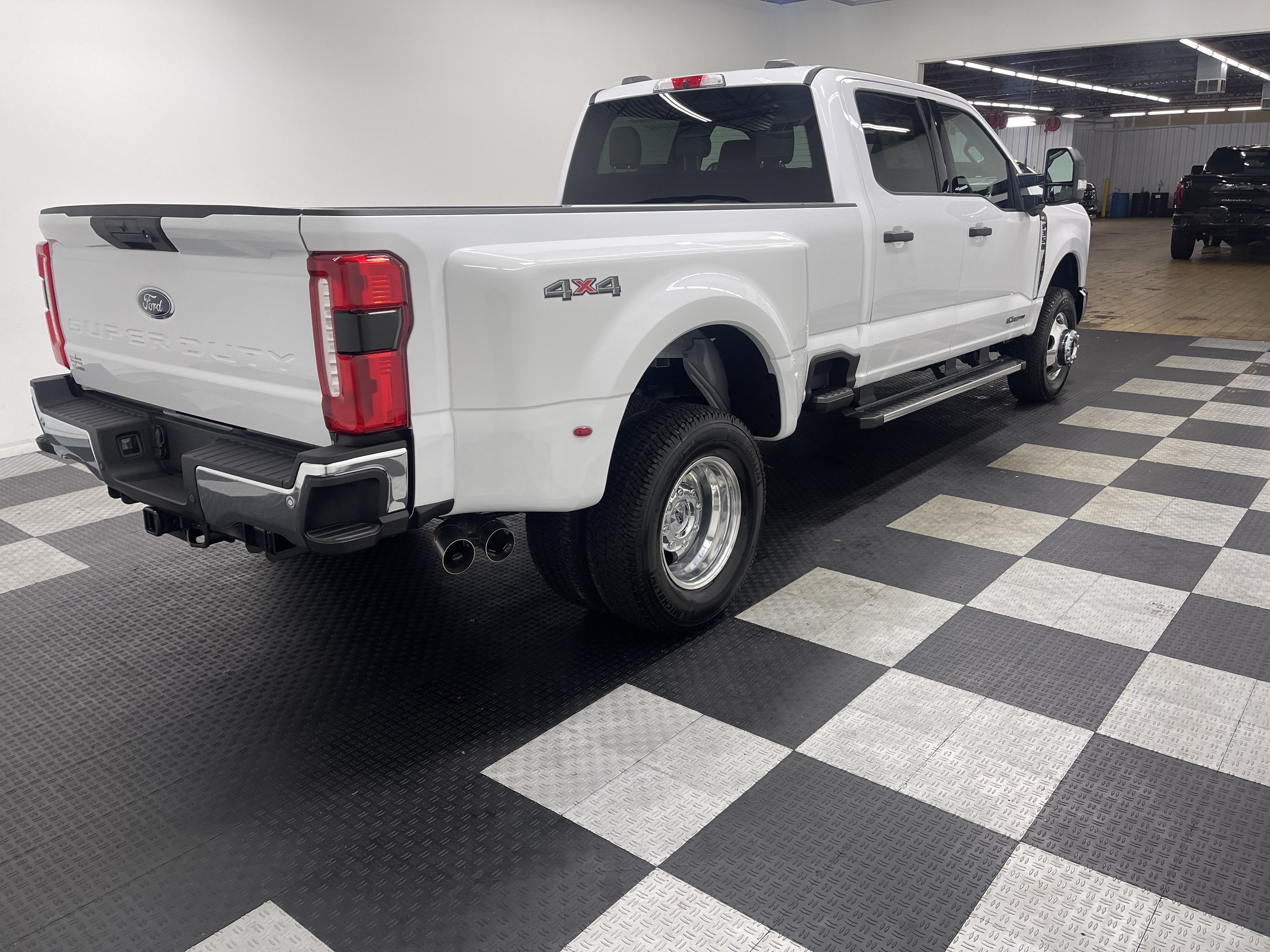 2026 Ford Super Duty F-350 DRW XLT