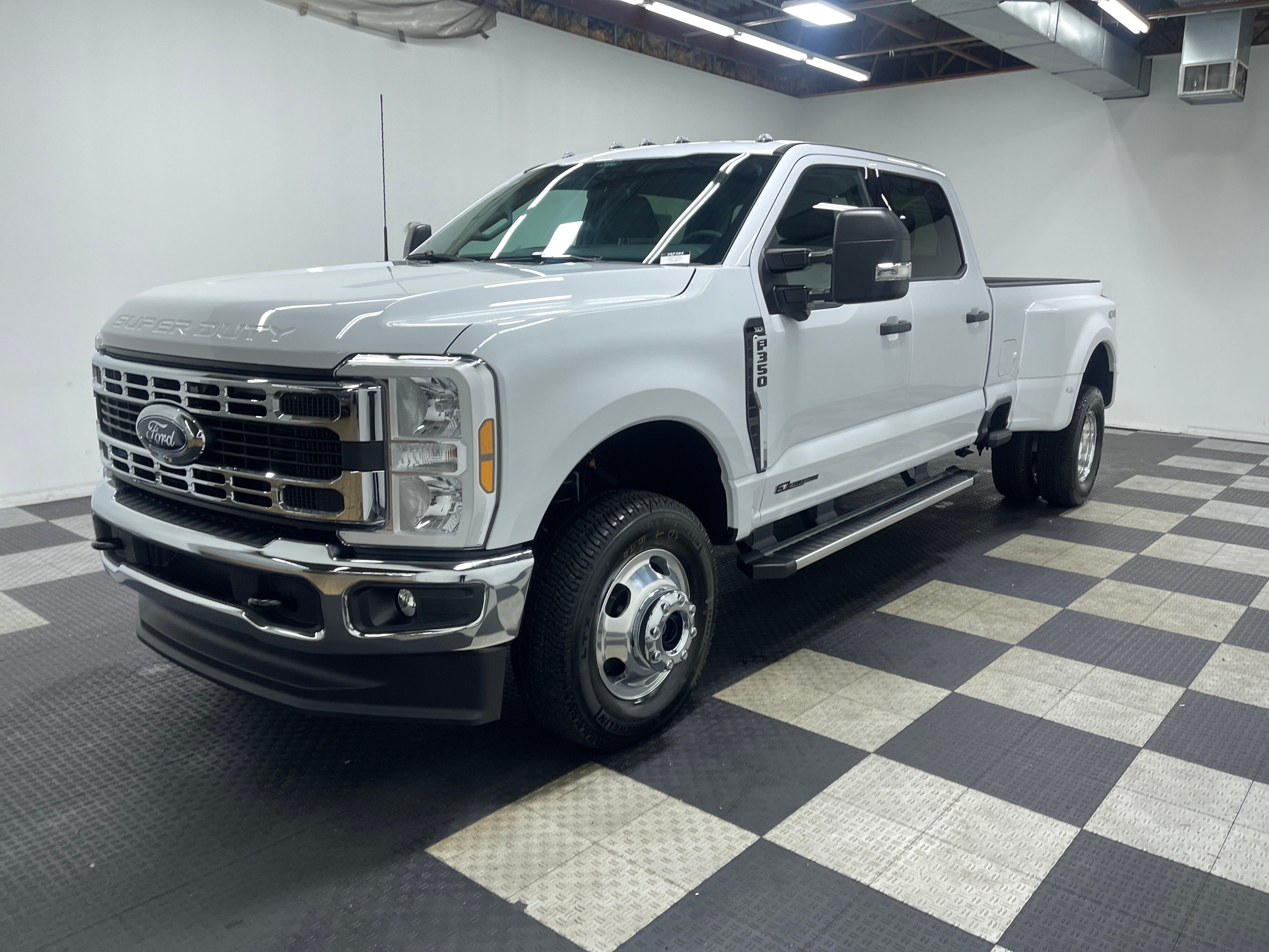 2026 Ford Super Duty F-350 DRW XLT