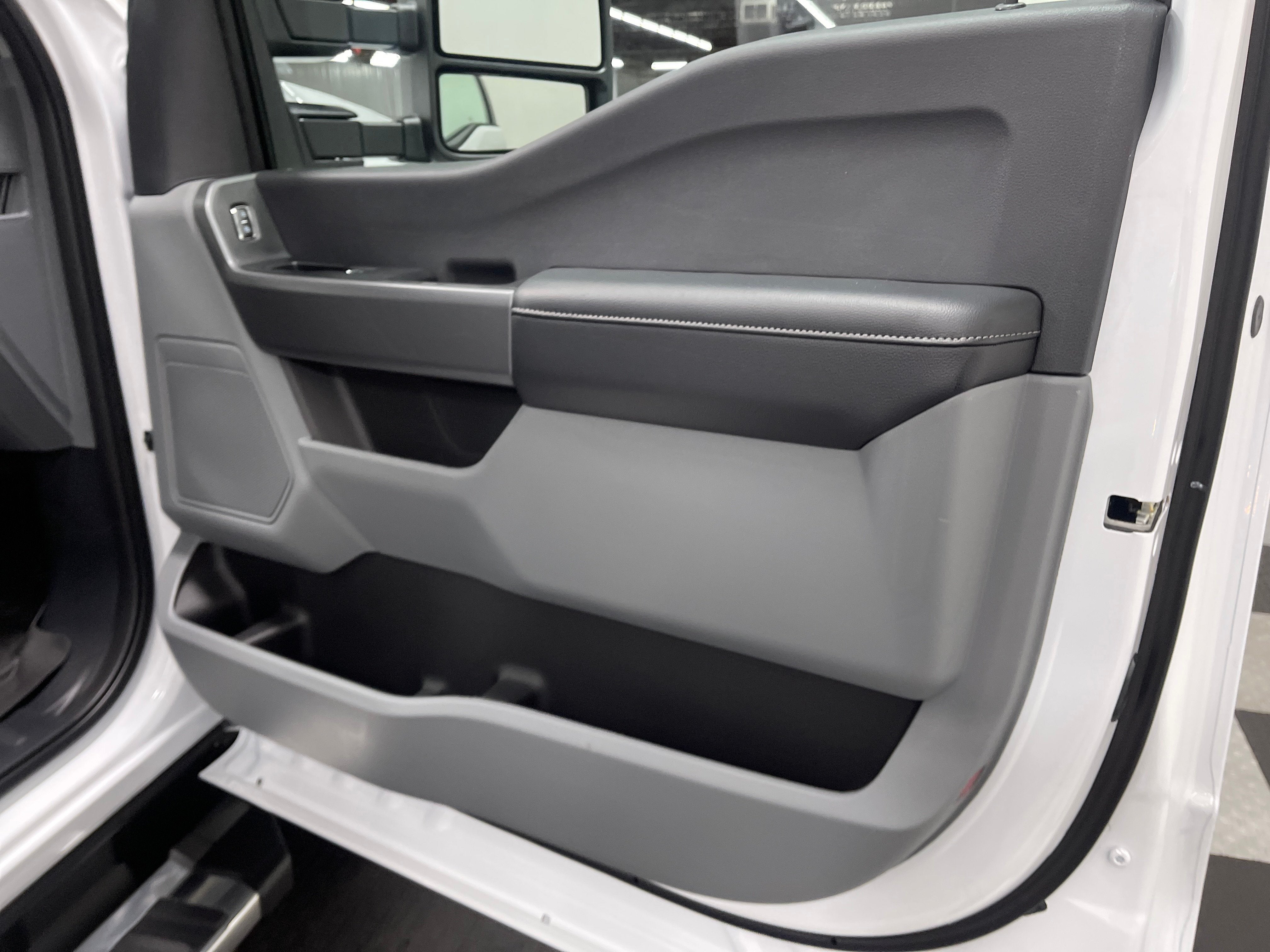 2026 Ford Super Duty F-350 DRW XLT