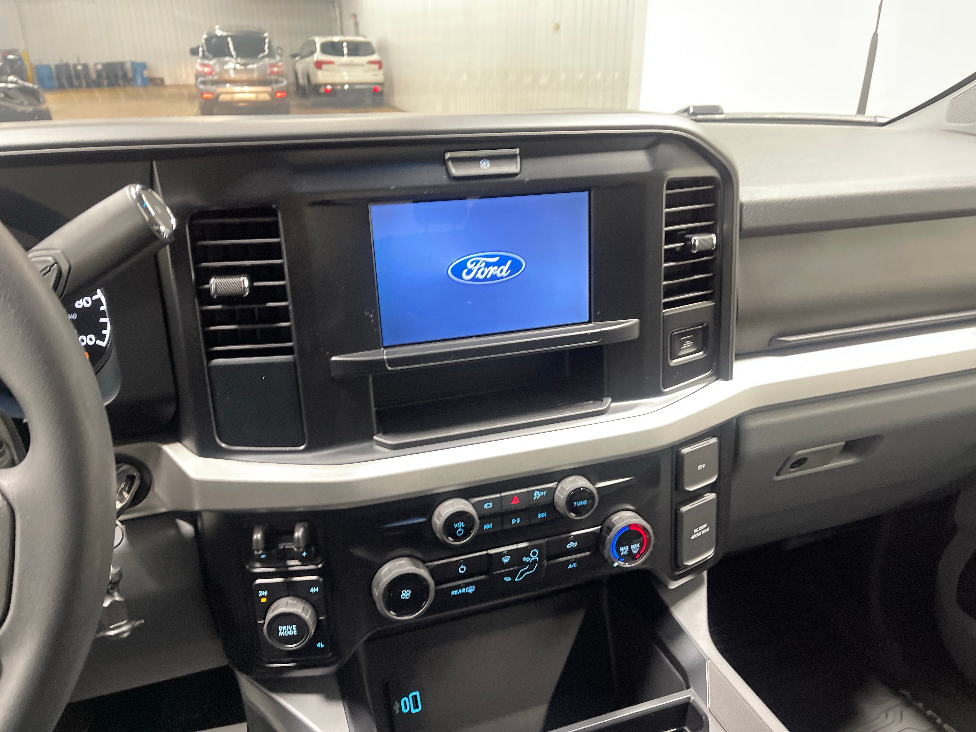 2026 Ford Super Duty F-350 DRW XLT