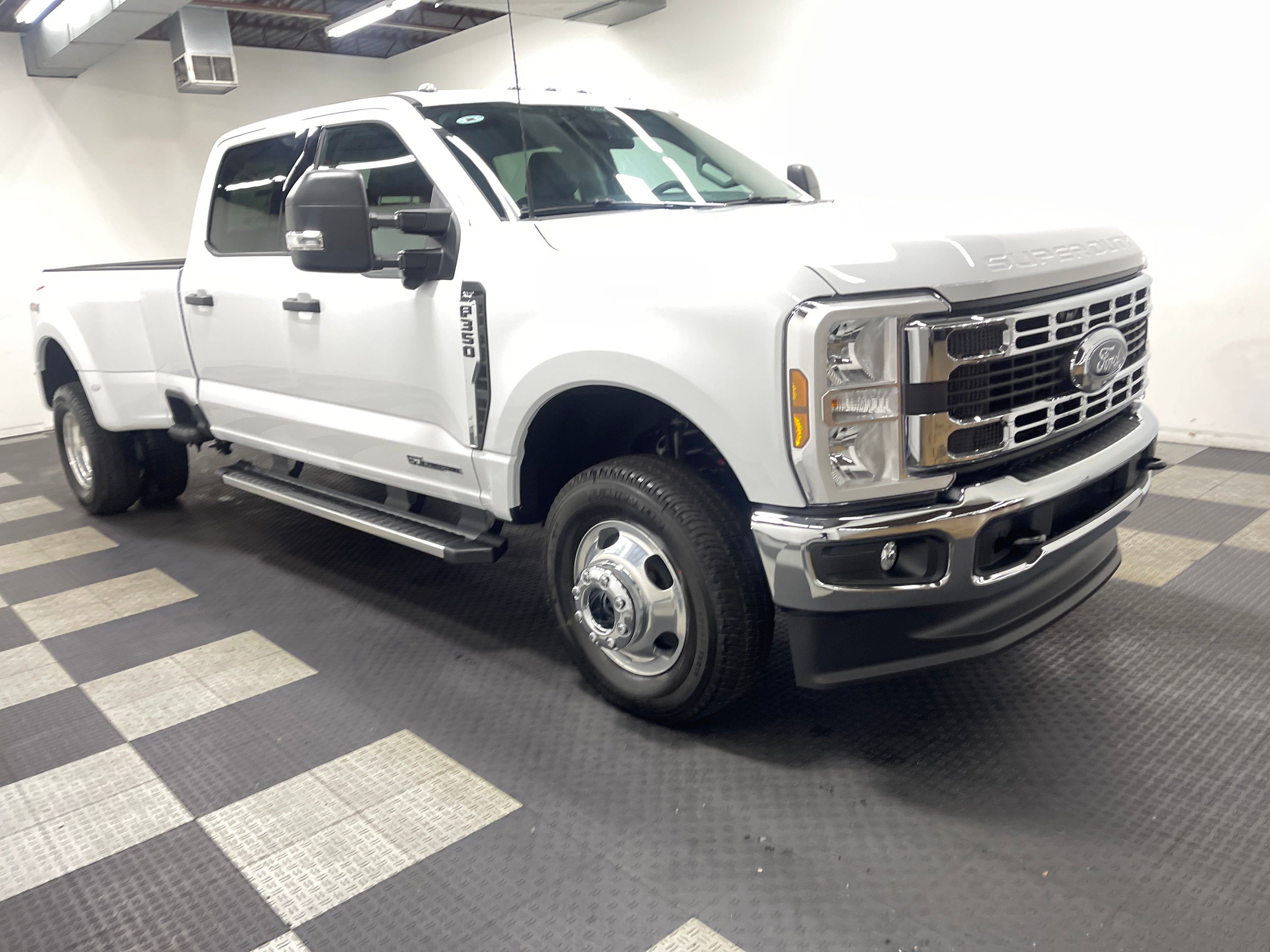 2026 Ford Super Duty F-350 DRW XLT