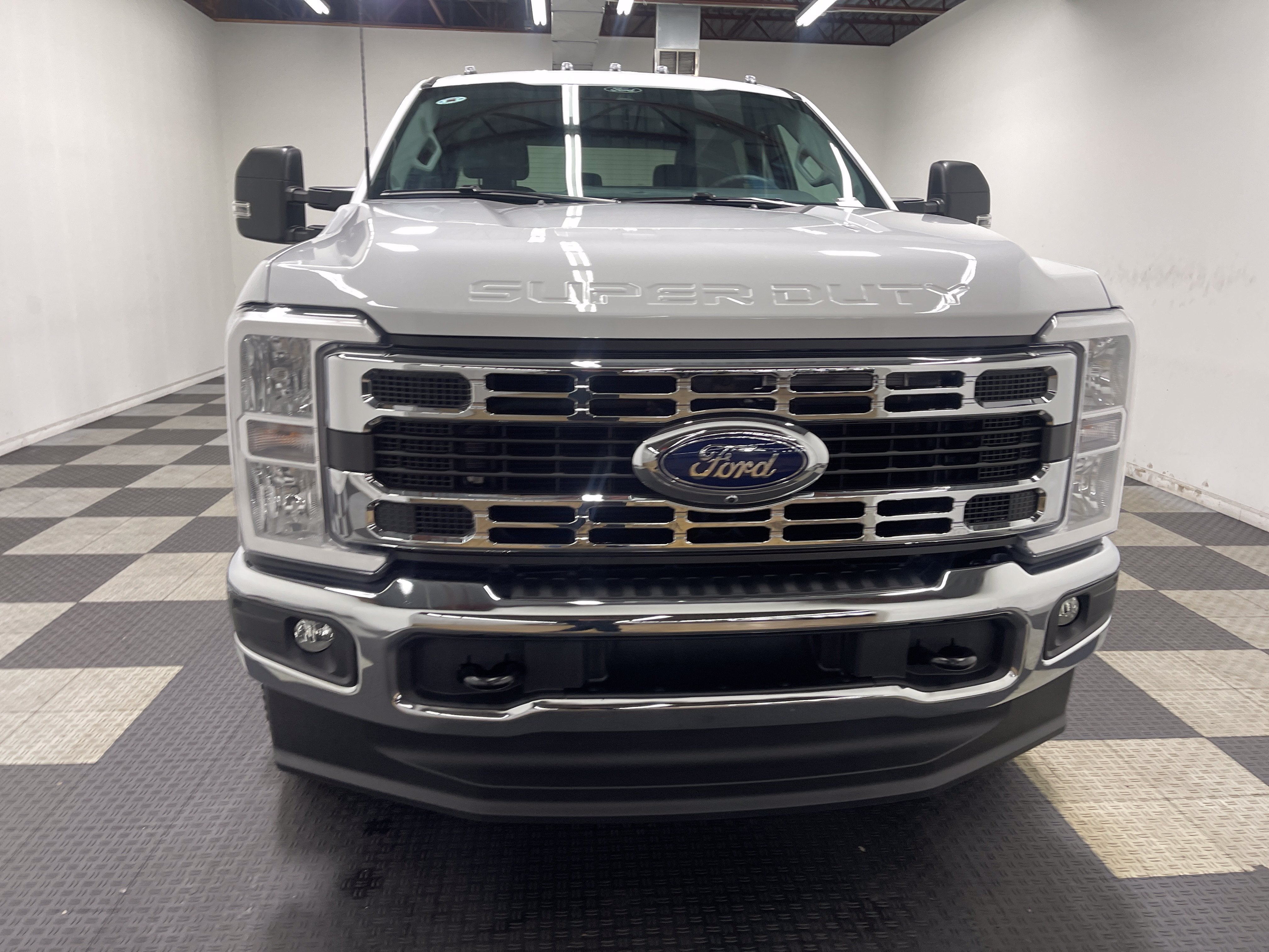 2026 Ford Super Duty F-350 DRW XLT