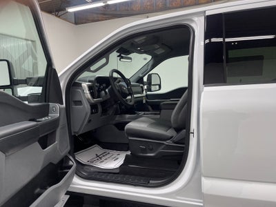 2026 Ford Super Duty F-350 DRW XLT