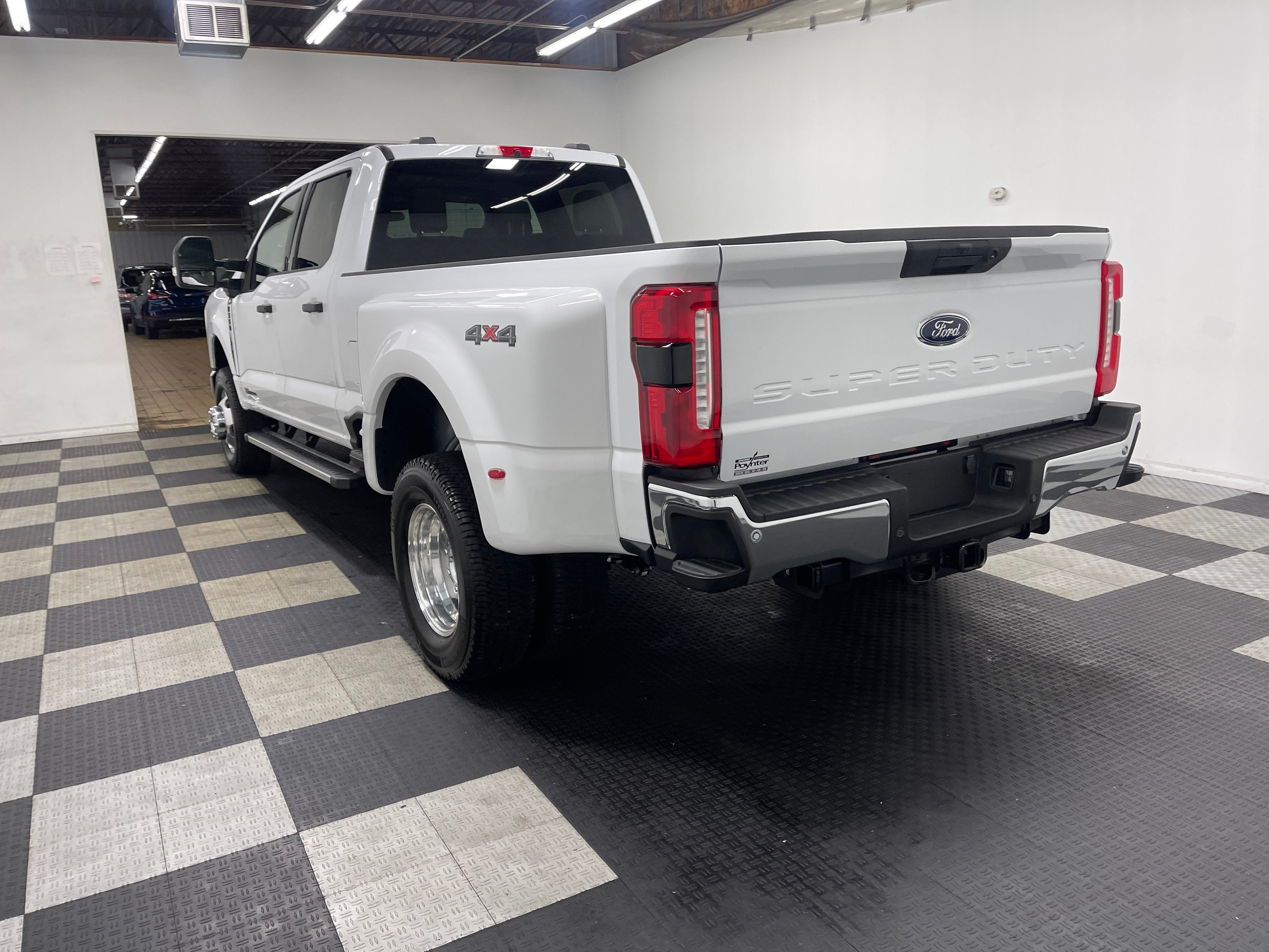 2026 Ford Super Duty F-350 DRW XLT