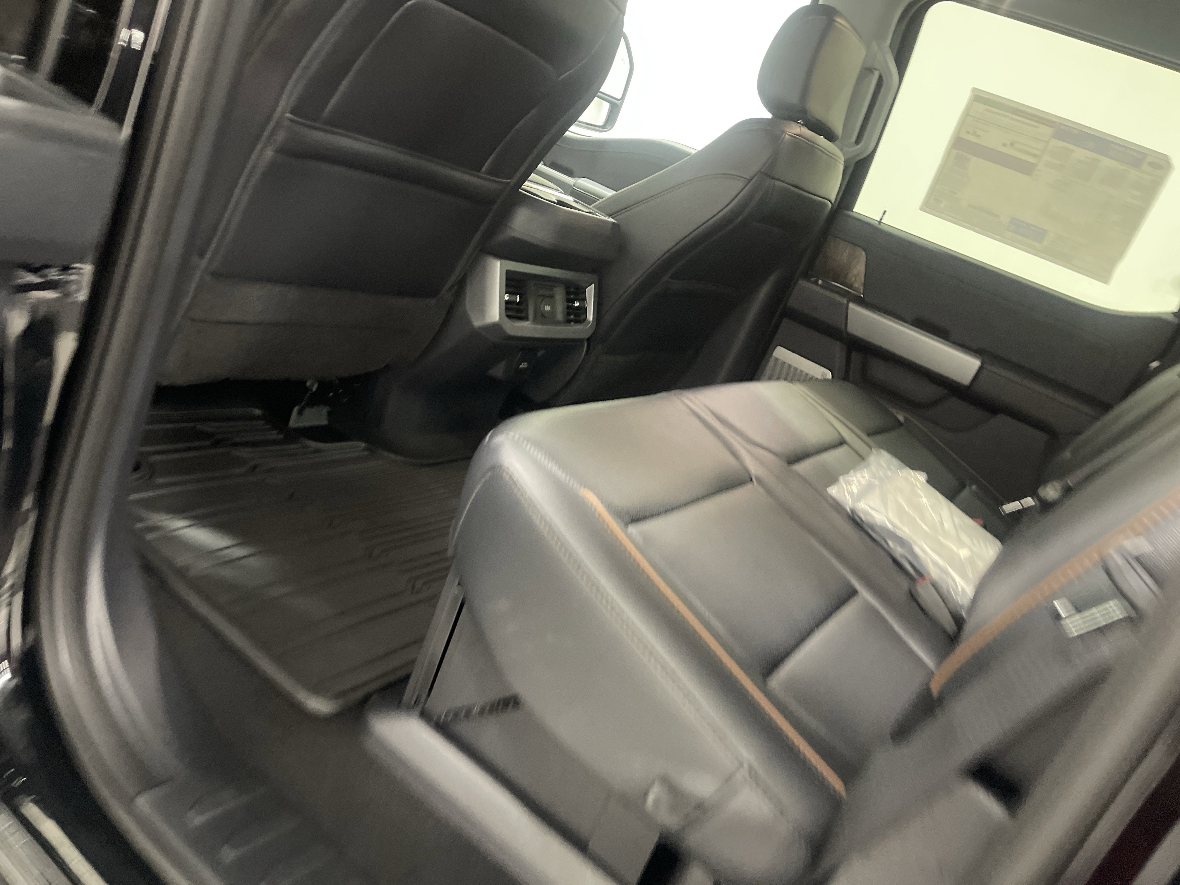 2026 Ford Super Duty F-350 DRW LARIAT