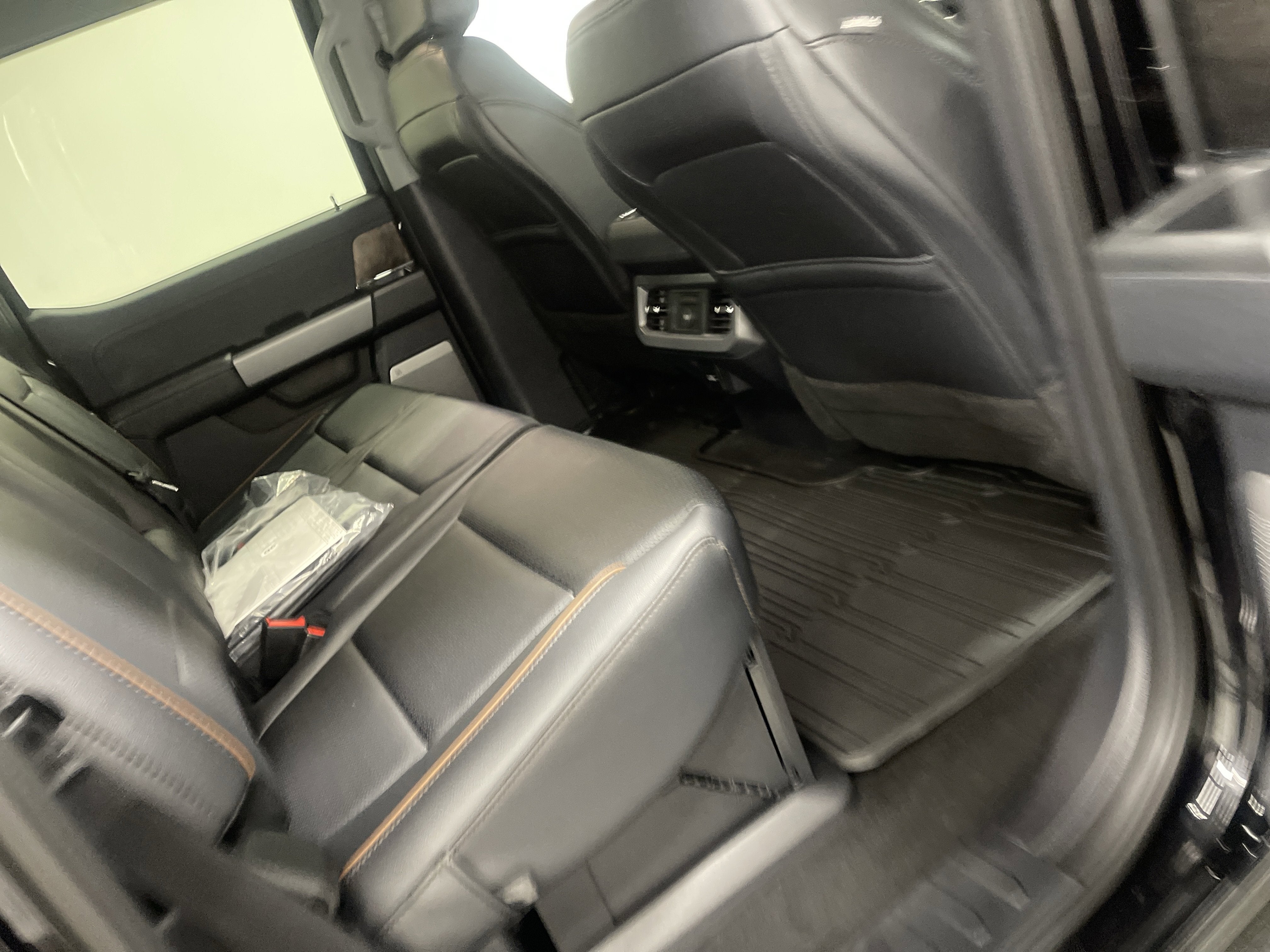 2026 Ford Super Duty F-350 DRW LARIAT