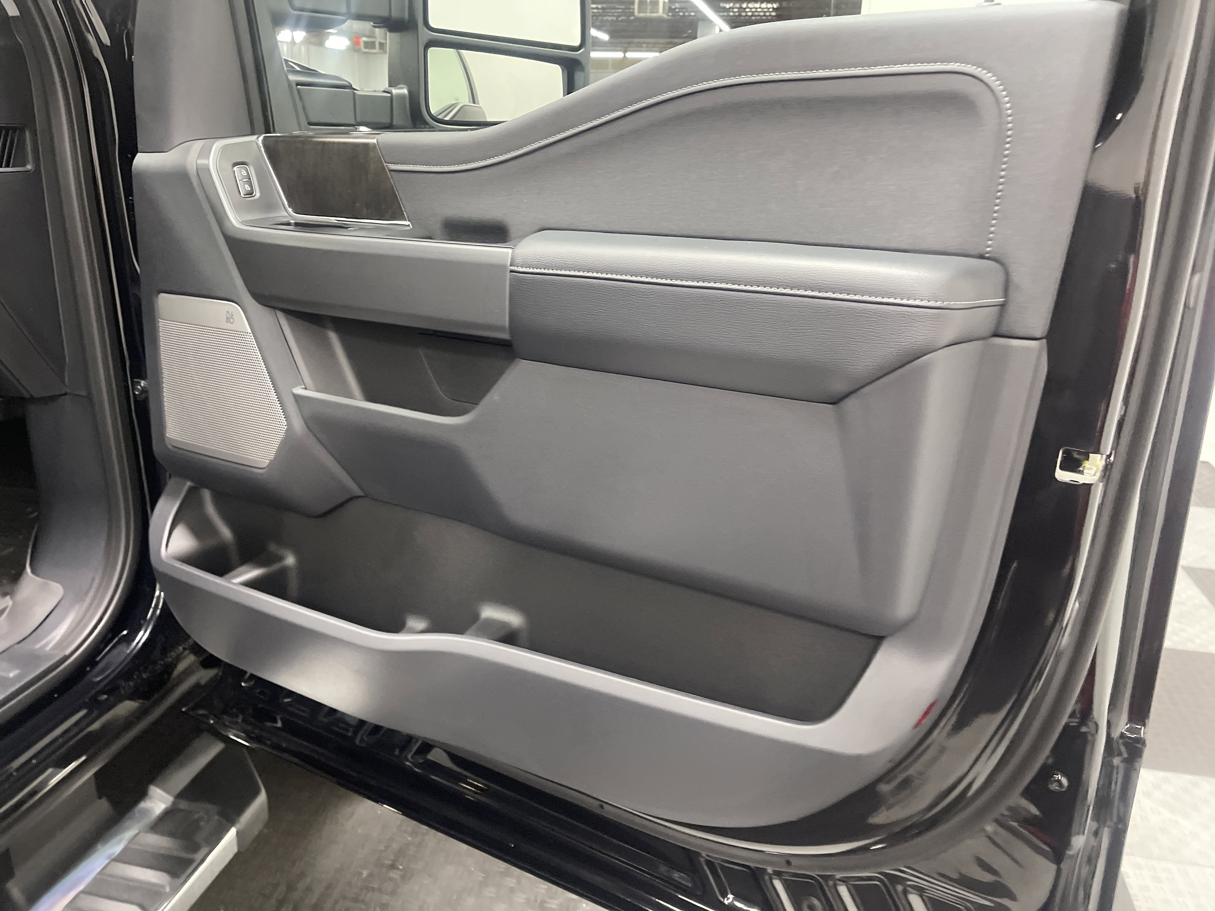 2026 Ford Super Duty F-350 DRW LARIAT