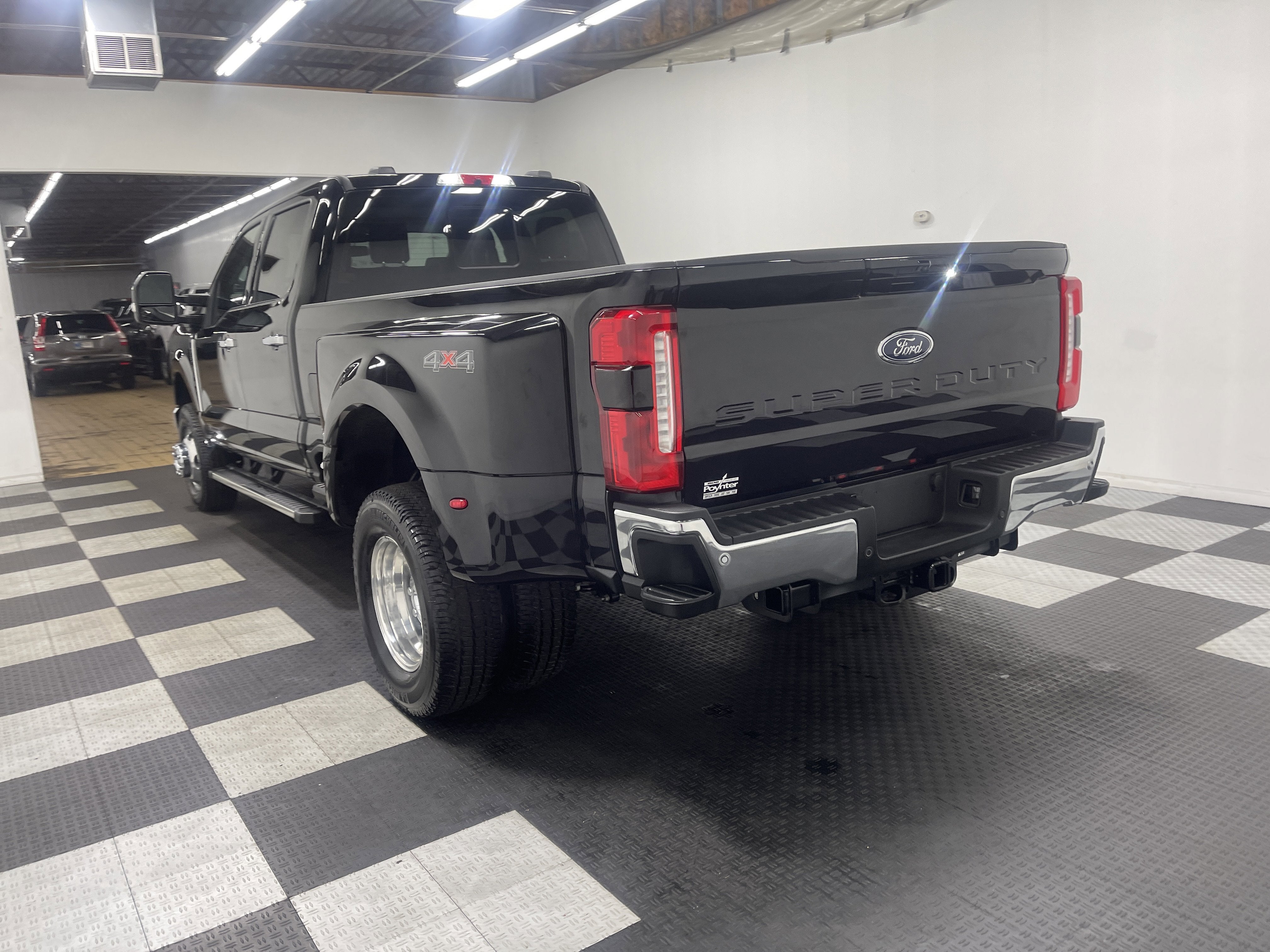 2026 Ford Super Duty F-350 DRW LARIAT