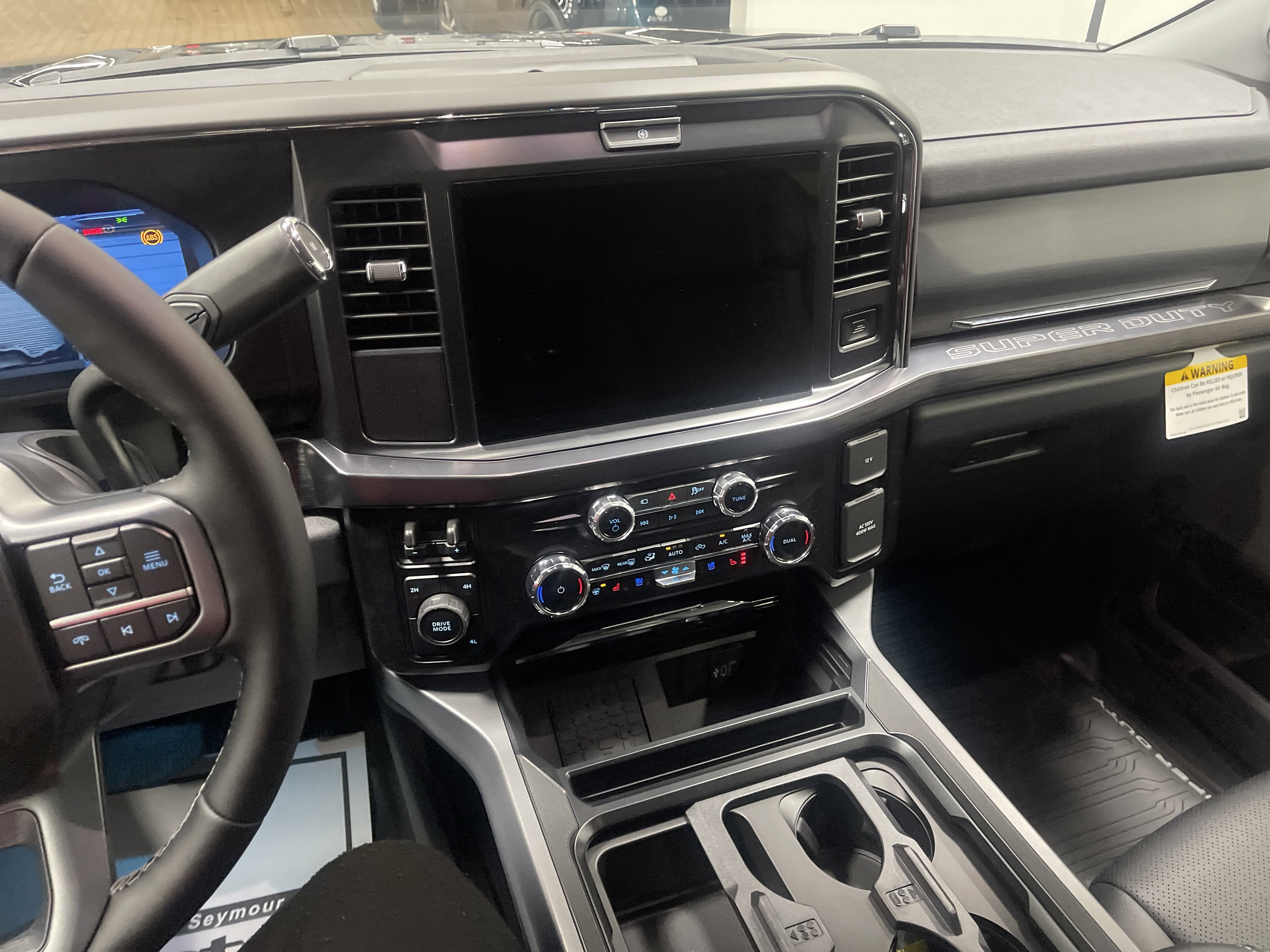 2026 Ford Super Duty F-350 DRW LARIAT