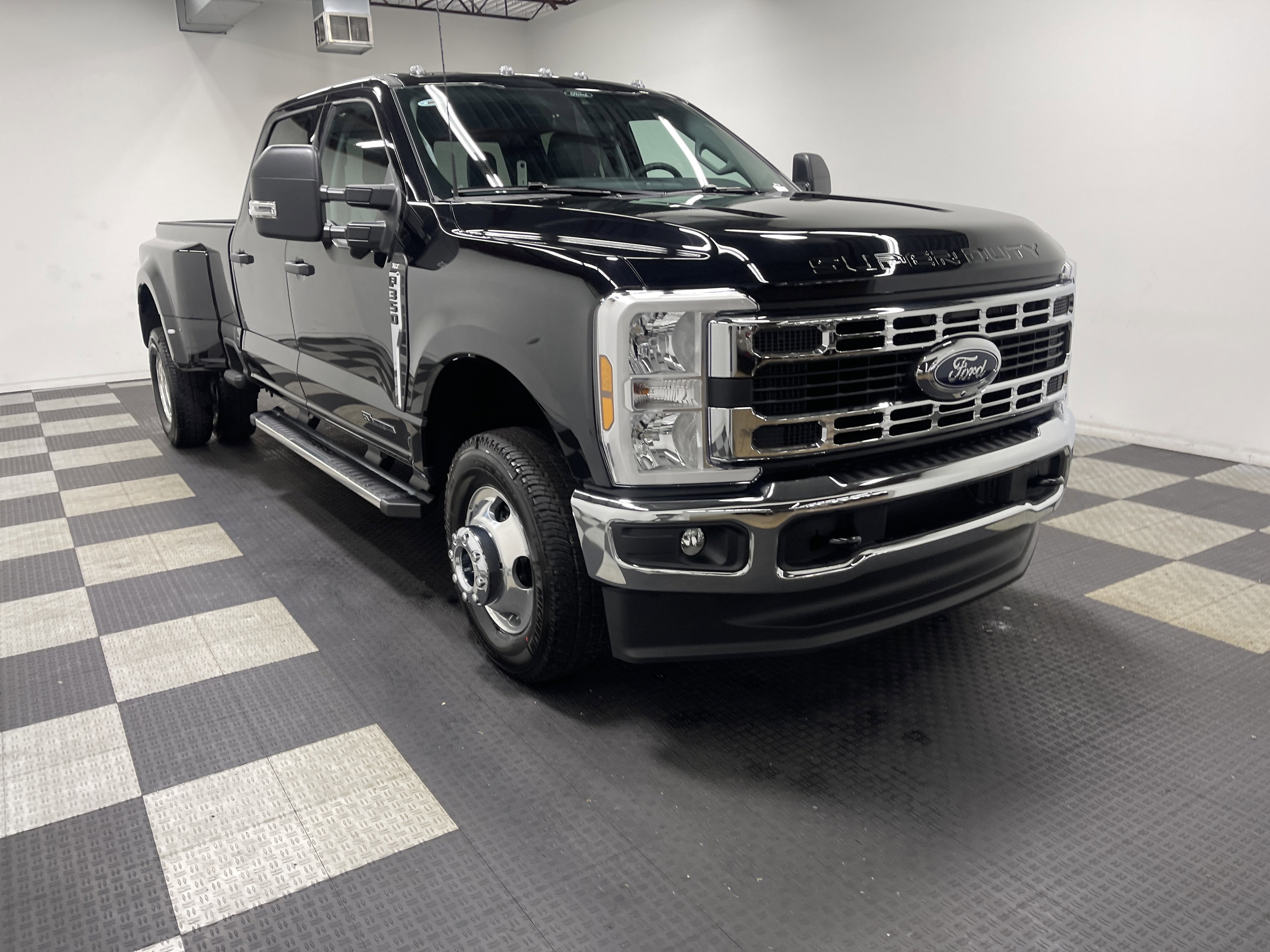 2026 Ford Super Duty F-350 DRW XLT