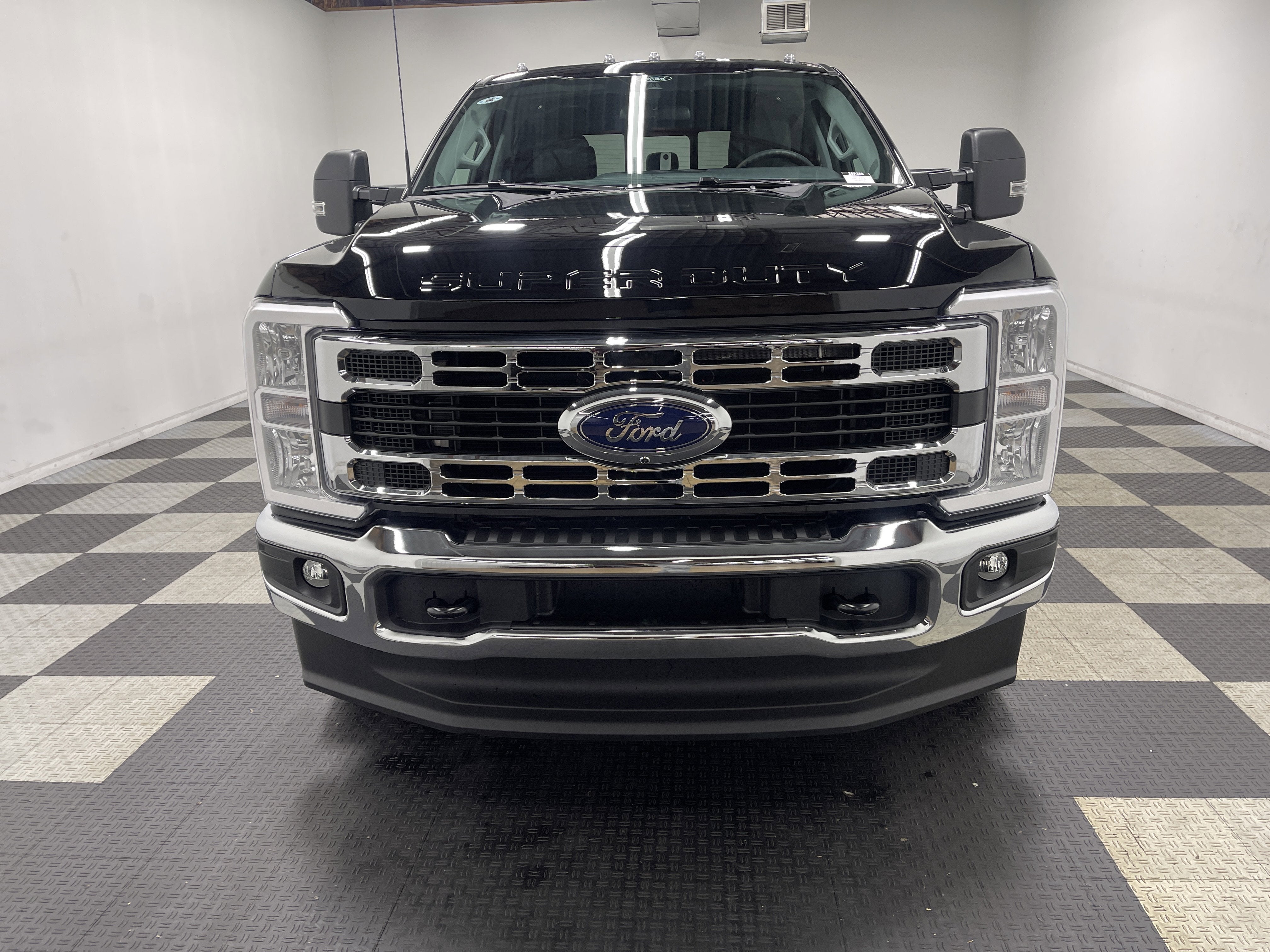 2026 Ford Super Duty F-350 DRW XLT