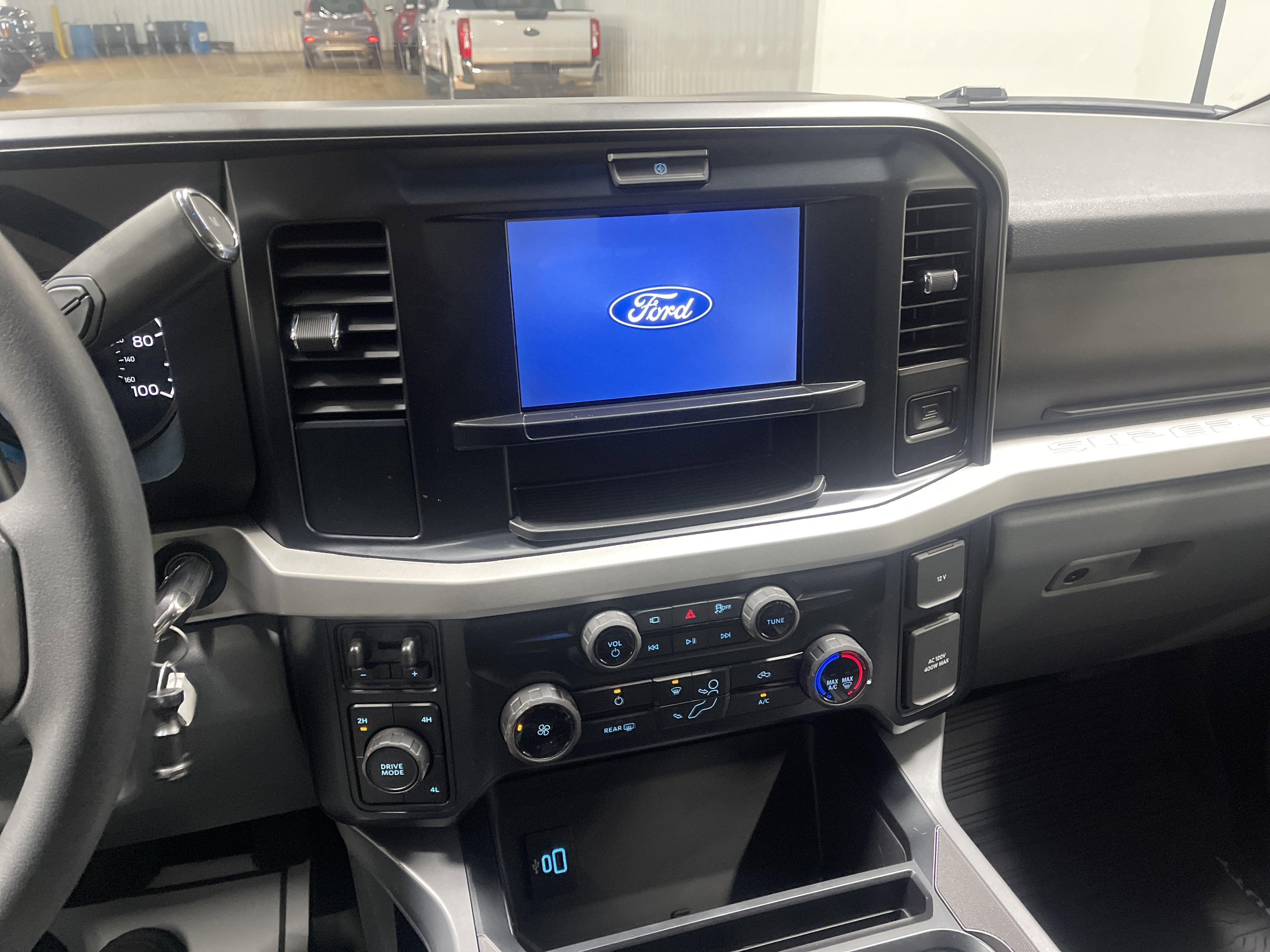 2026 Ford Super Duty F-350 DRW XLT