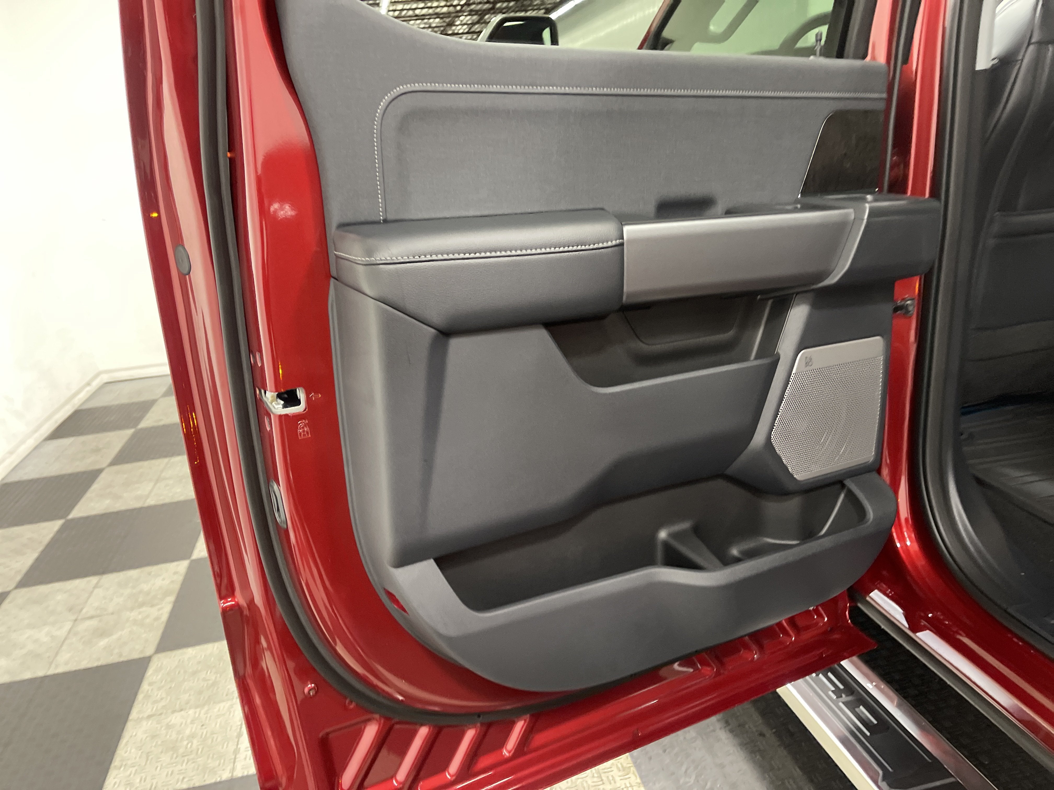 2026 Ford Super Duty F-350 DRW LARIAT