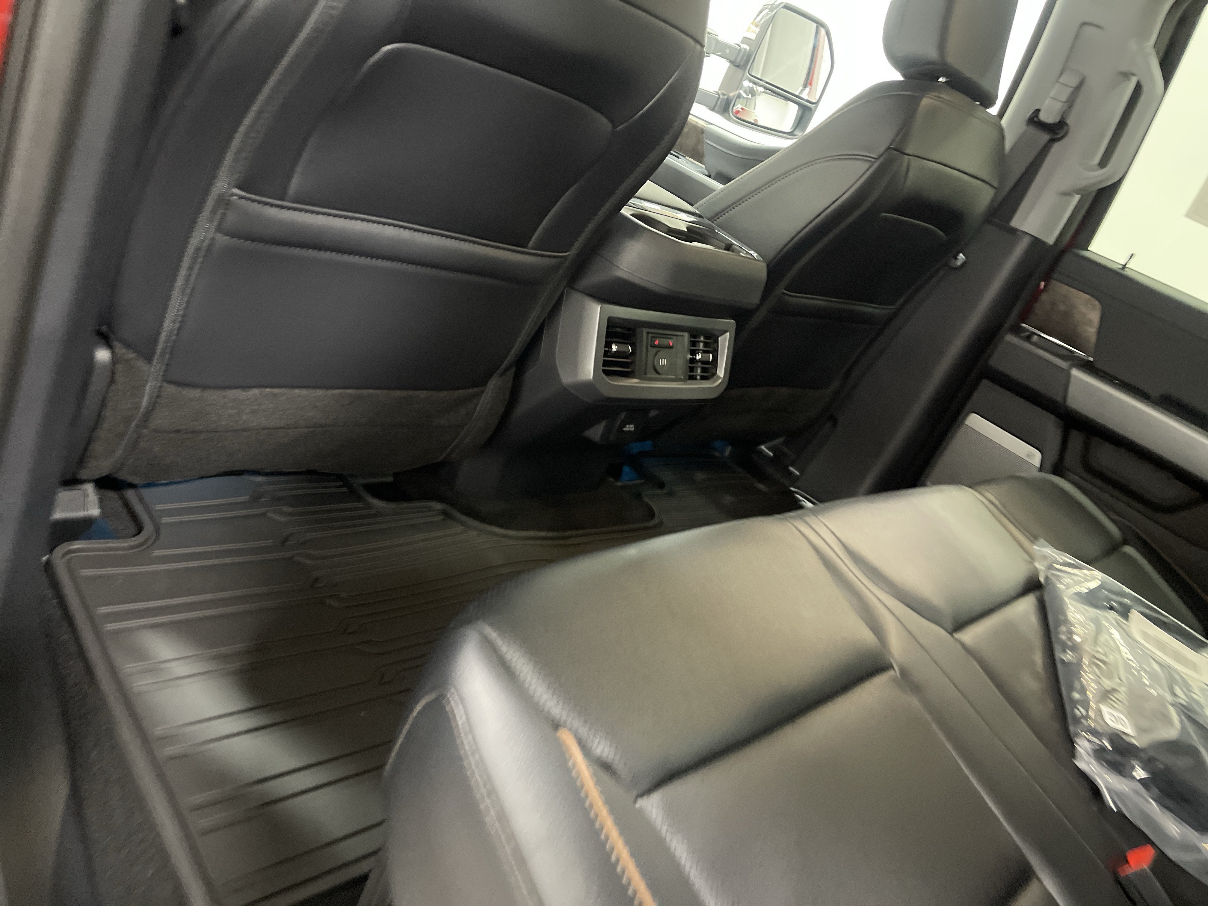 2026 Ford Super Duty F-350 DRW LARIAT