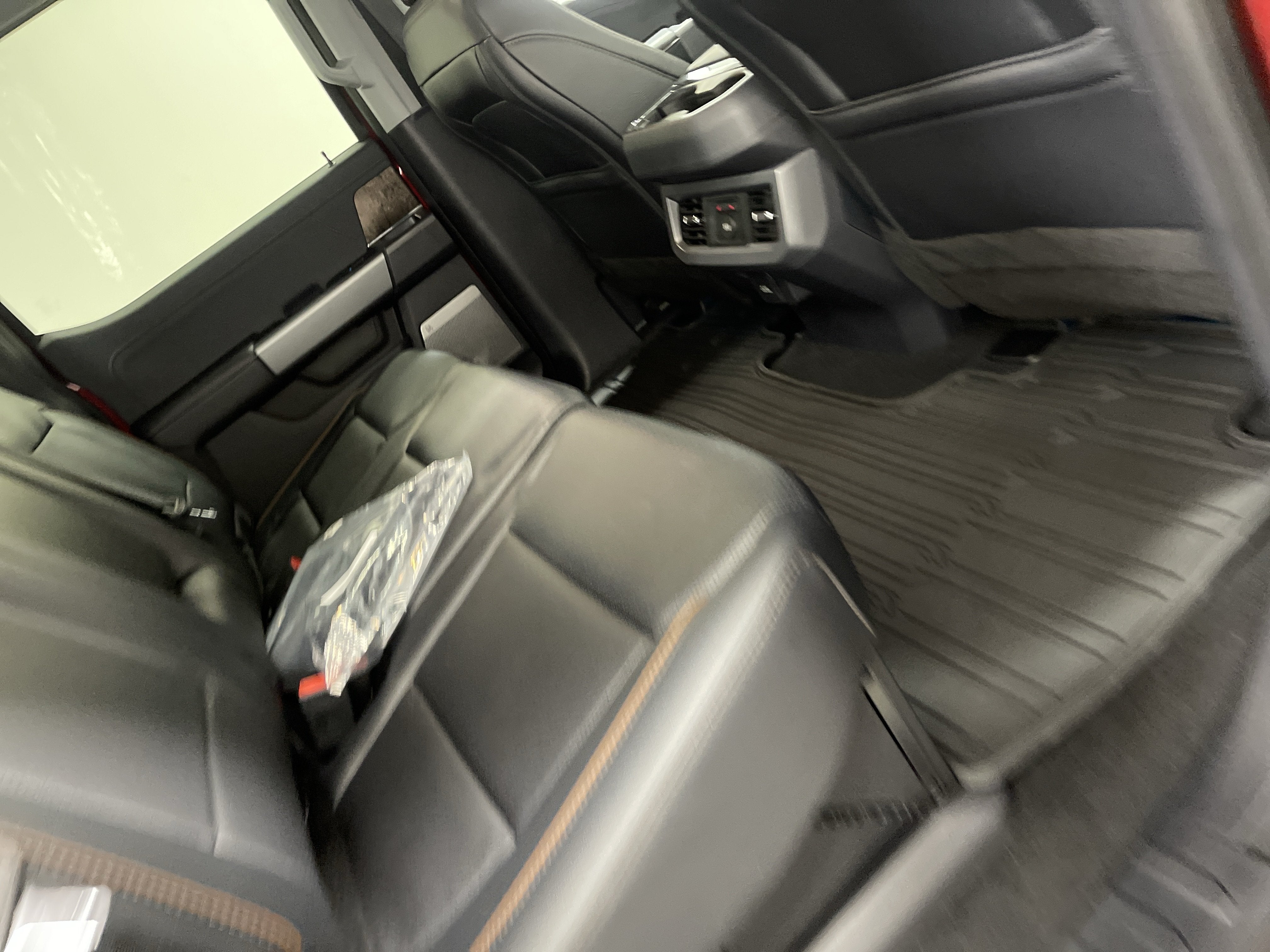 2026 Ford Super Duty F-350 DRW LARIAT