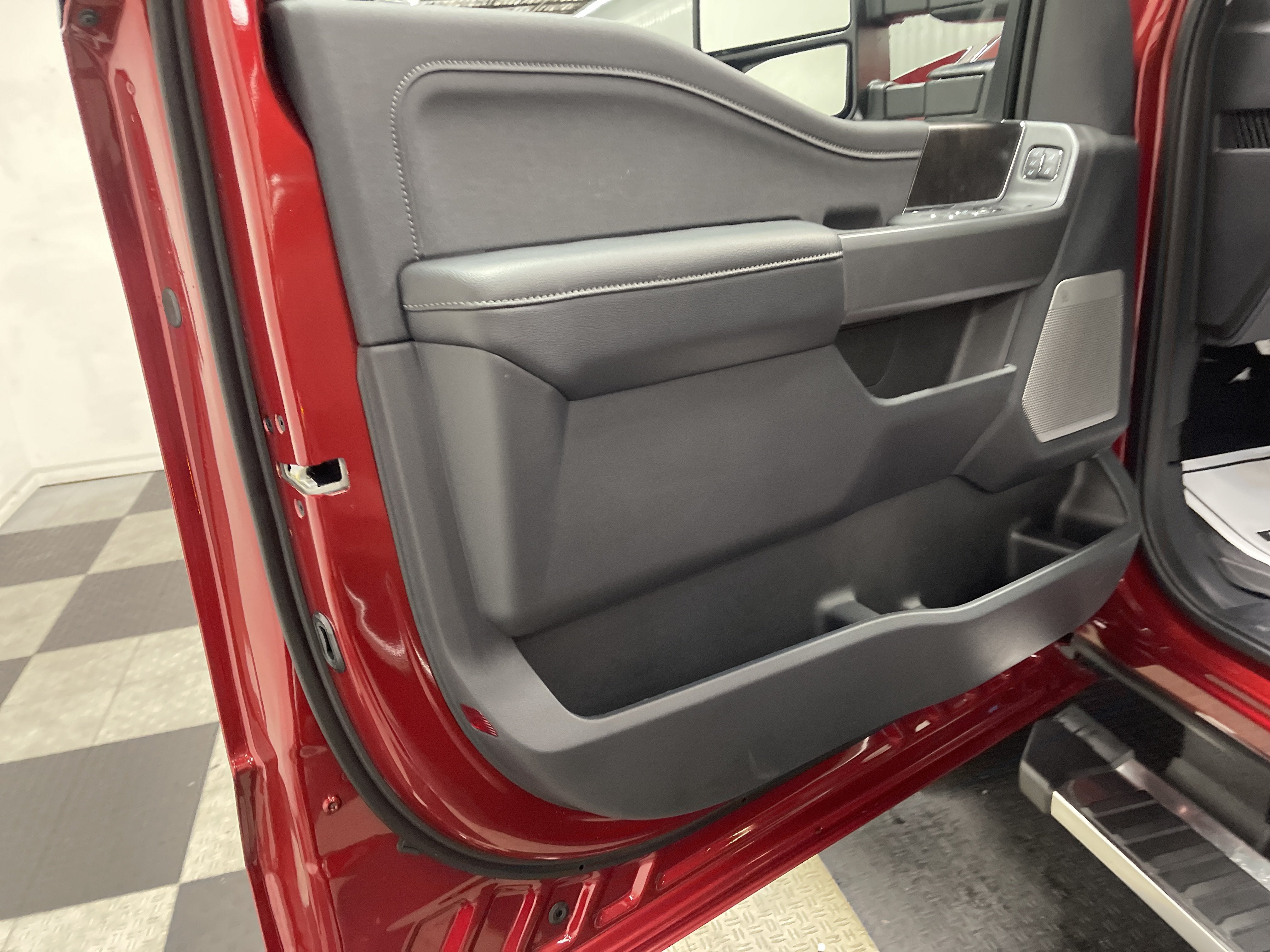 2026 Ford Super Duty F-350 DRW LARIAT