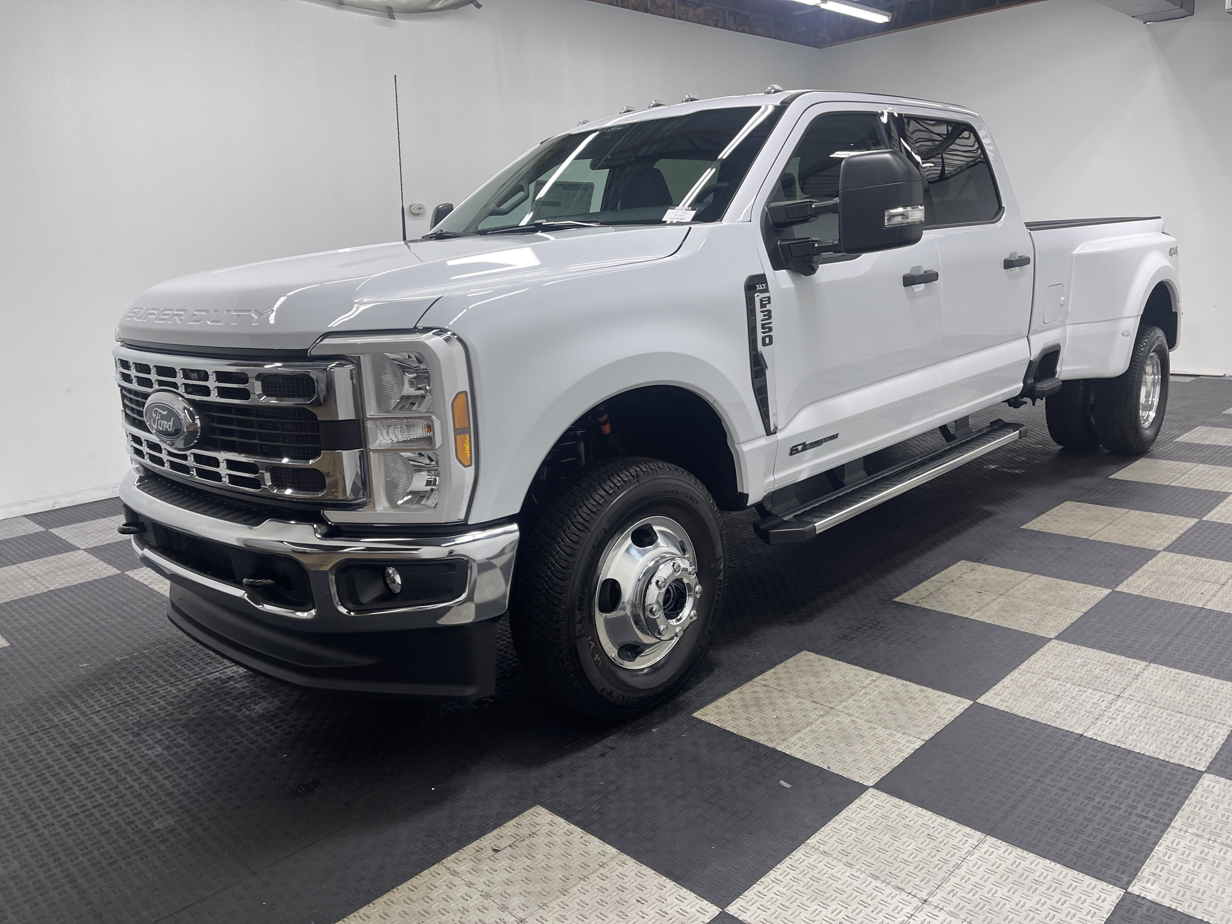 2026 Ford Super Duty F-350 DRW XLT