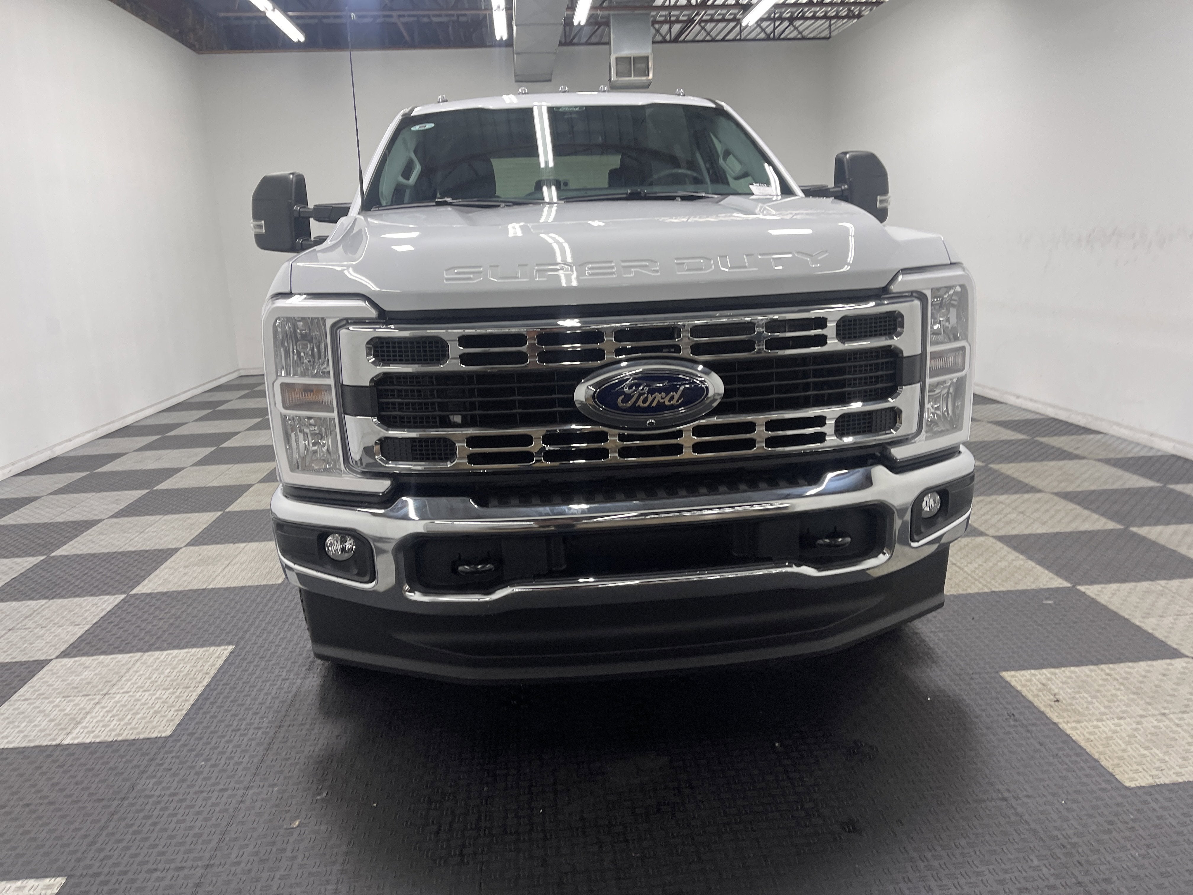 2026 Ford Super Duty F-350 DRW XLT