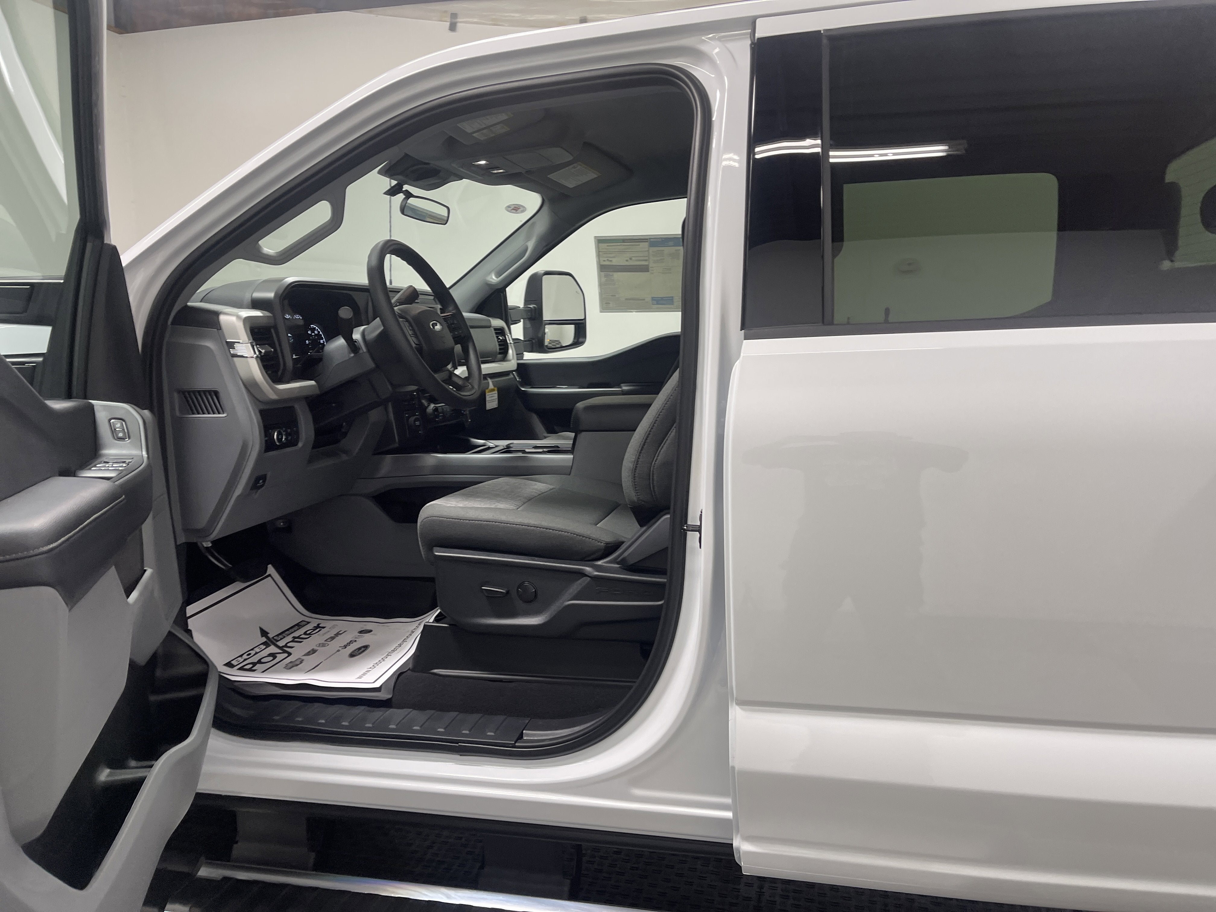 2026 Ford Super Duty F-350 DRW XLT