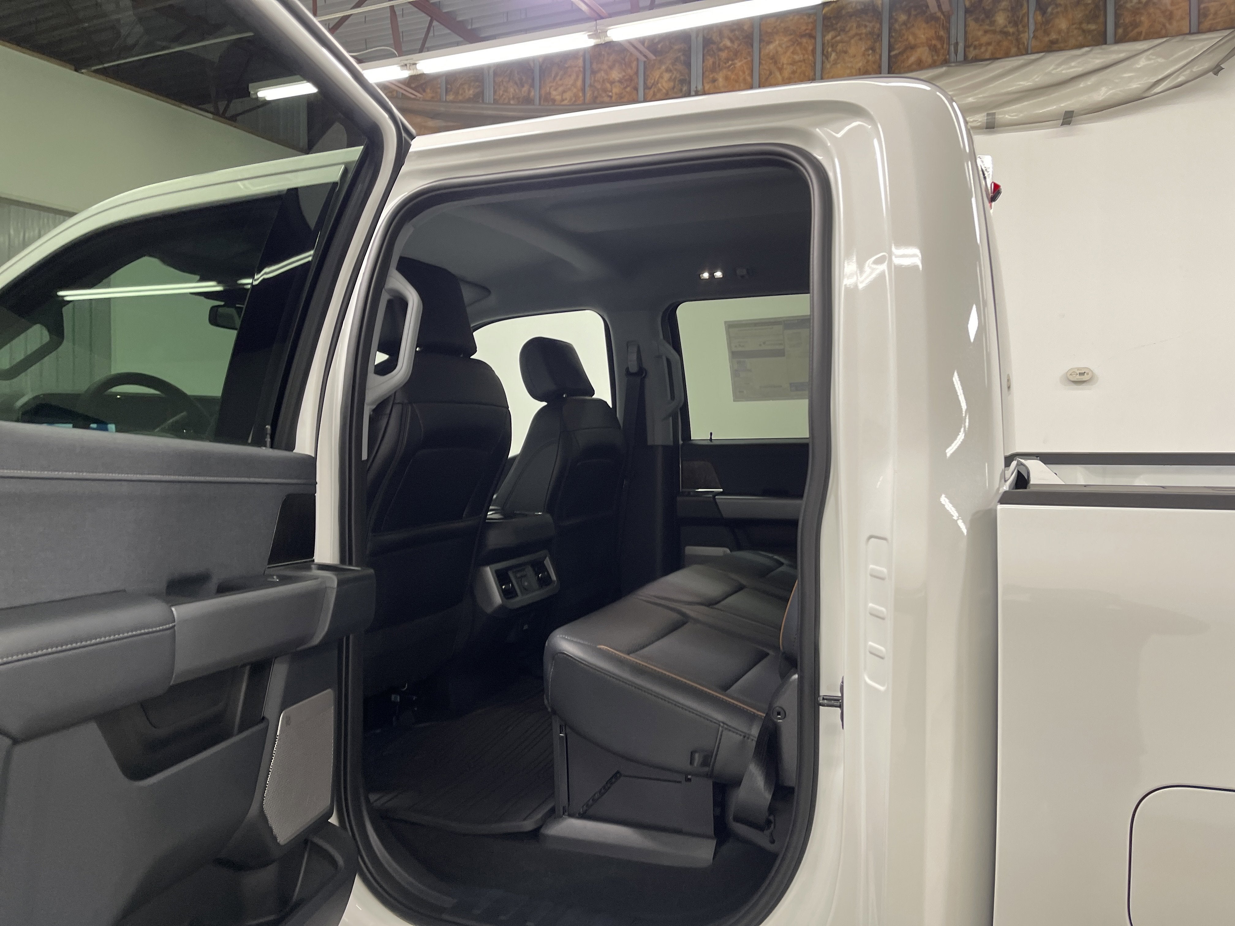 2026 Ford Super Duty F-350 DRW LARIAT