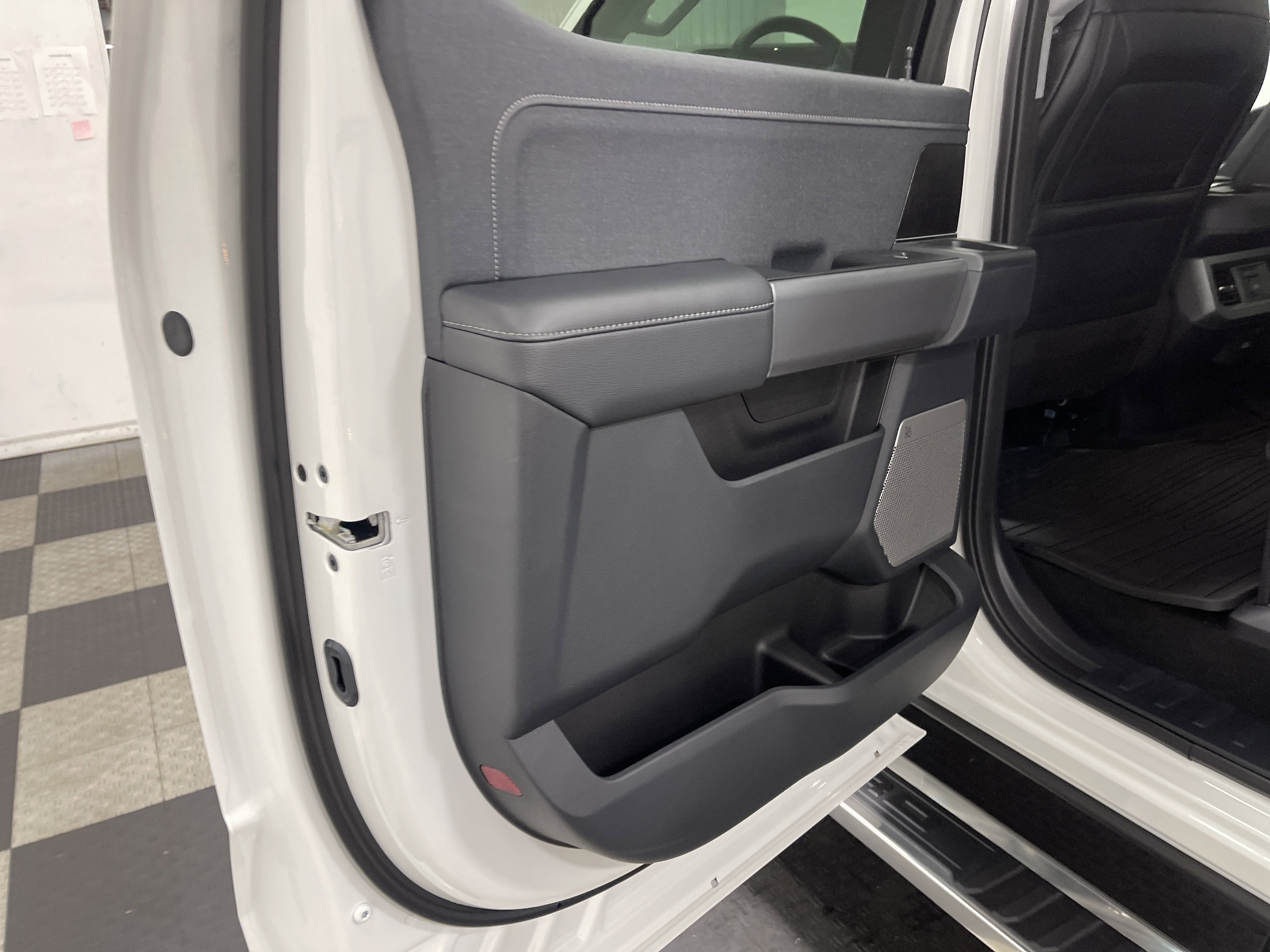 2026 Ford Super Duty F-350 DRW LARIAT