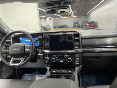 2026 Ford Super Duty F-350 DRW LARIAT