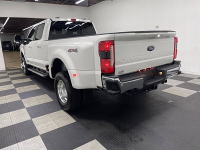 2026 Ford Super Duty F-350 DRW LARIAT
