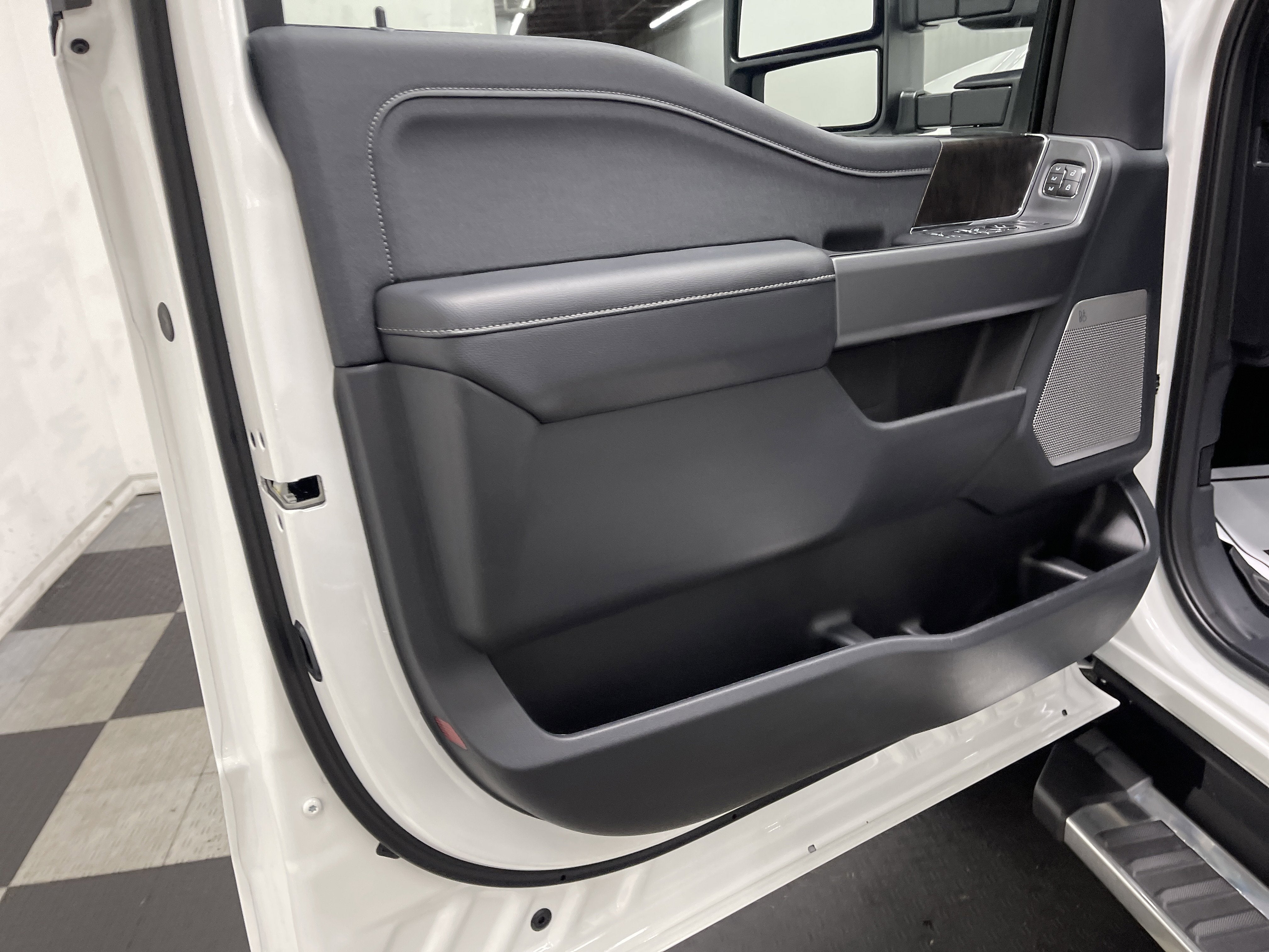 2026 Ford Super Duty F-350 DRW LARIAT