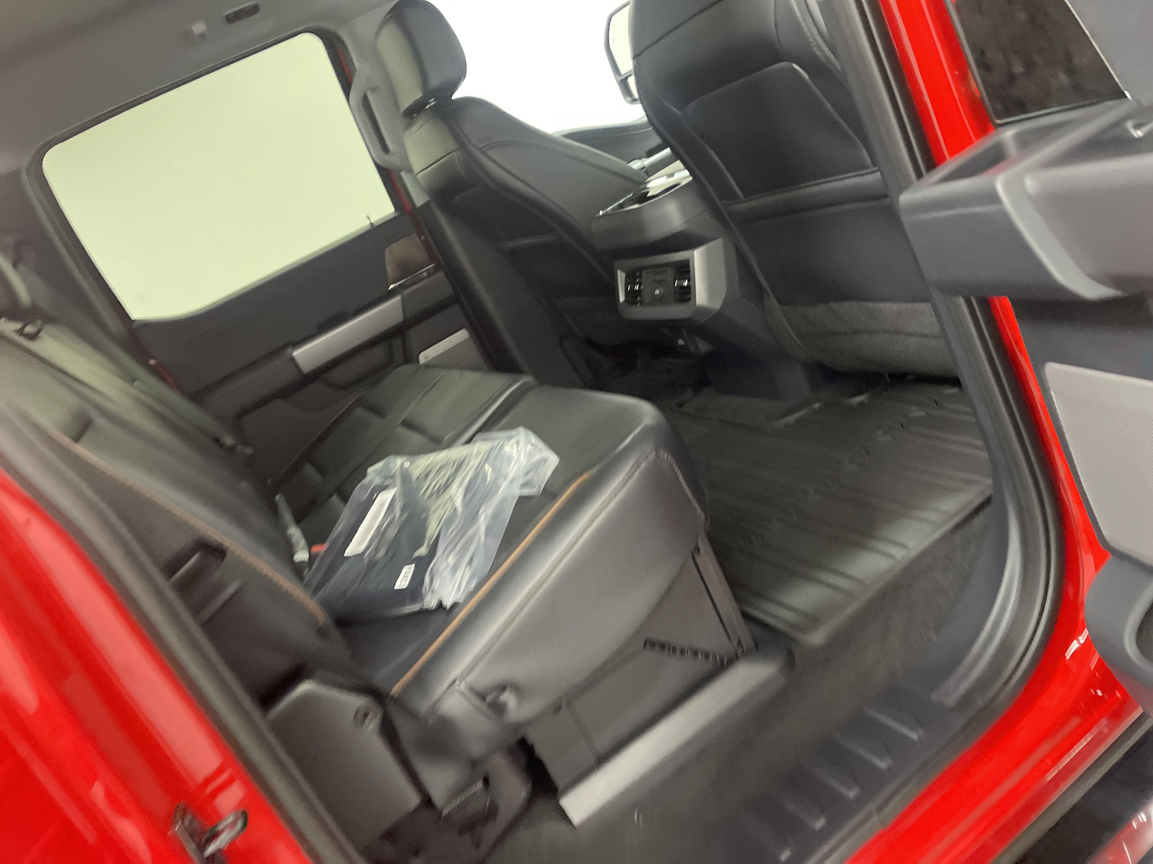 2026 Ford Super Duty F-350 DRW LARIAT