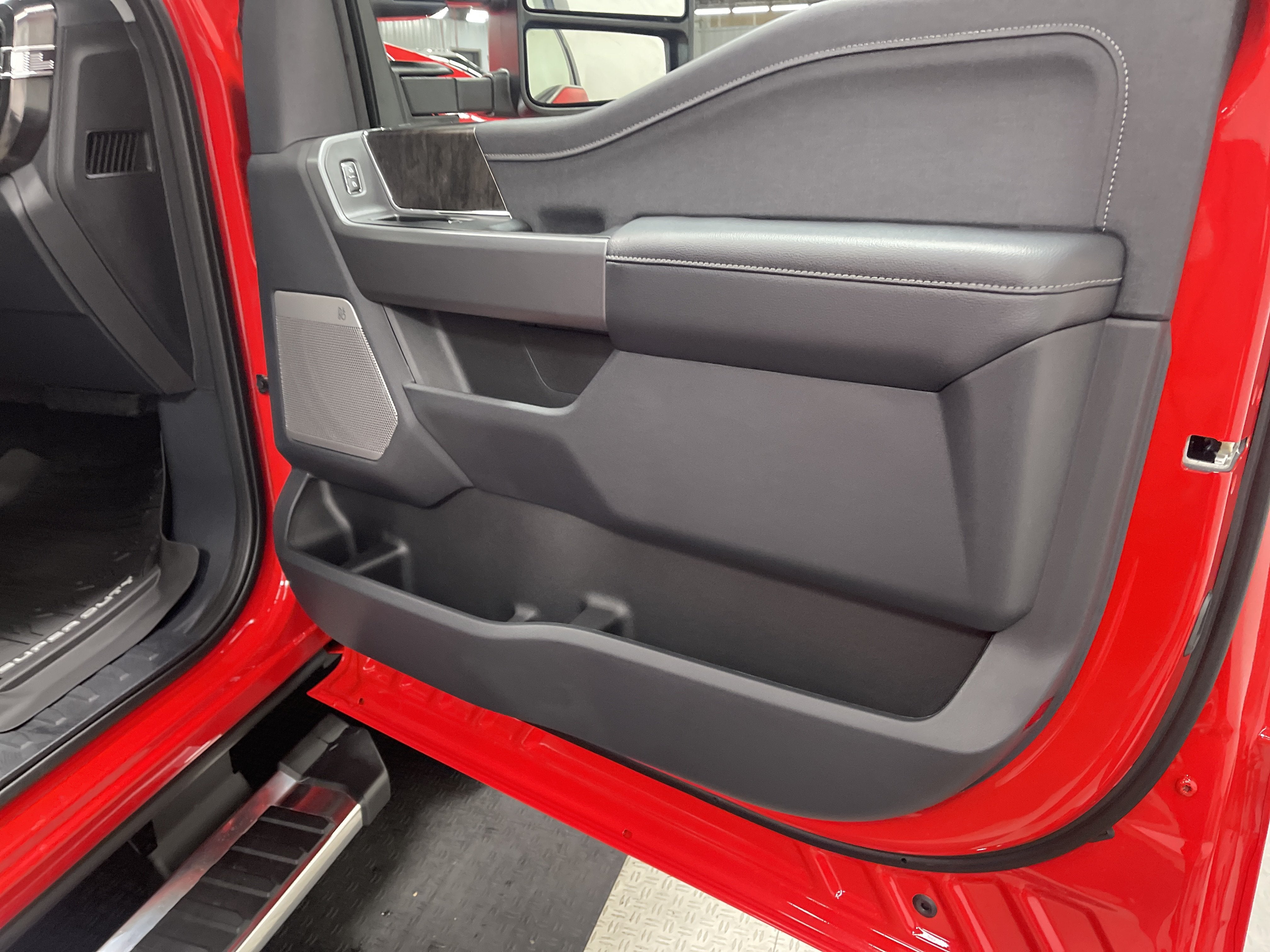 2026 Ford Super Duty F-350 DRW LARIAT