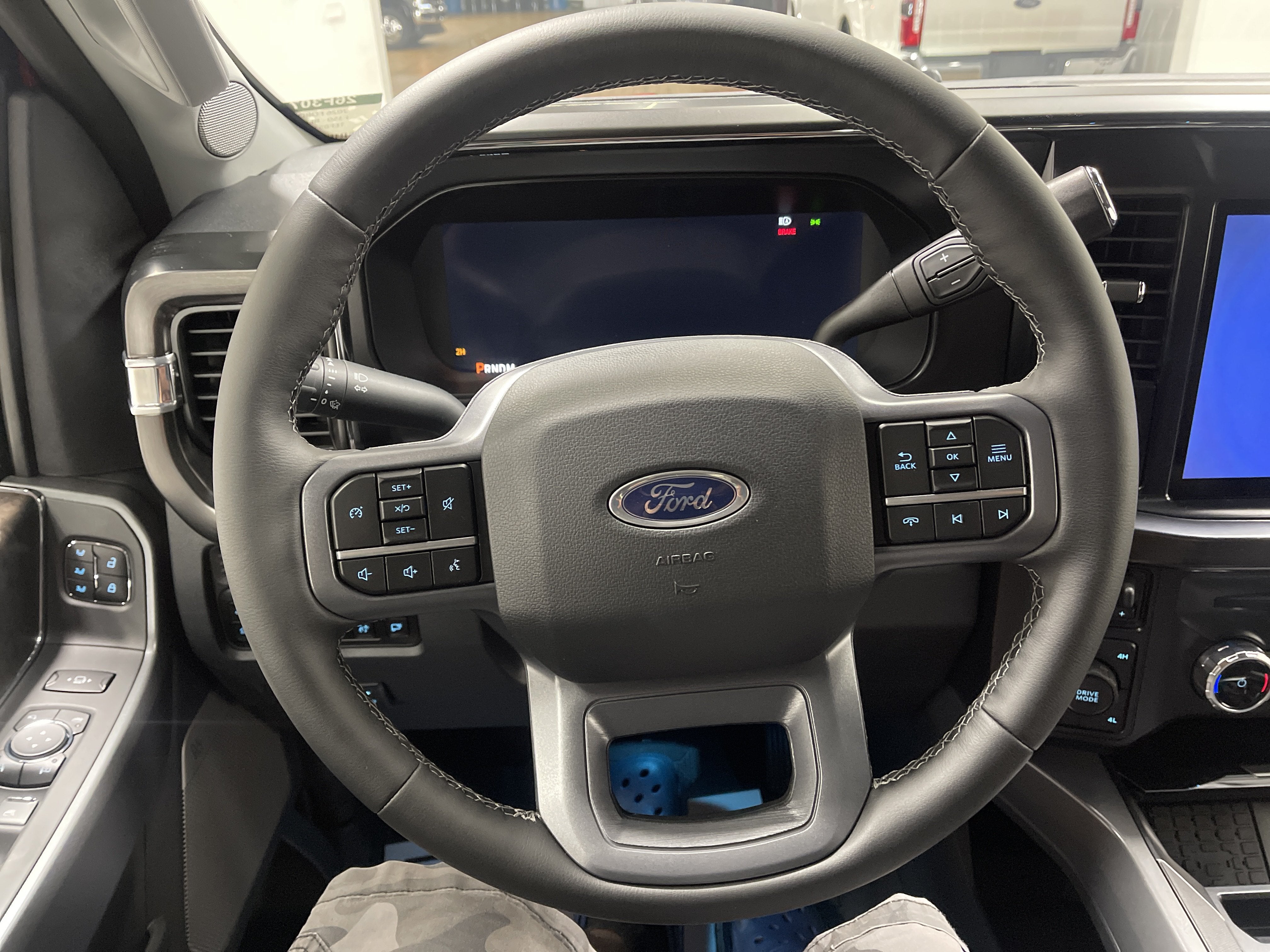 2026 Ford Super Duty F-350 DRW LARIAT